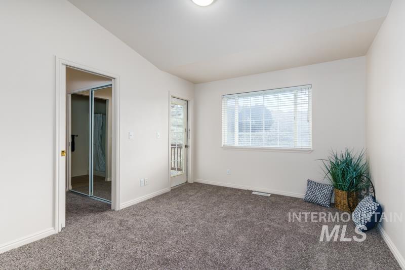 204 LaValle Strada, Pocatello, Idaho 83201, 3 Bedrooms, 2 Bathrooms, Residential Income For Sale, Price $265,000,MLS 98970941