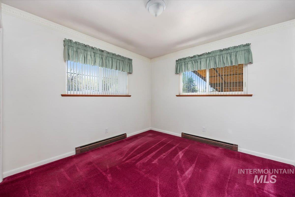 371 DuBois, Twin Falls, Idaho 83301, 5 Bedrooms, 1 Bathroom, Residential For Sale, Price $334,000,MLS 98970946