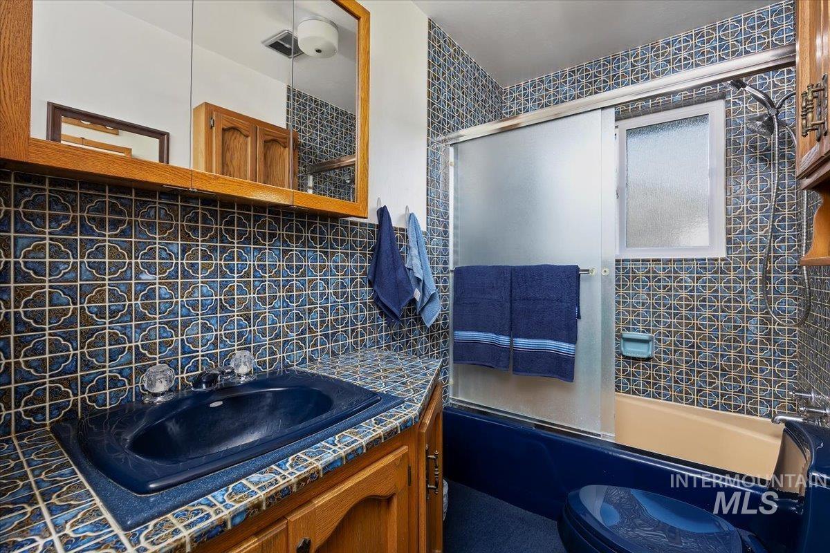 371 DuBois, Twin Falls, Idaho 83301, 5 Bedrooms, 1 Bathroom, Residential For Sale, Price $334,000,MLS 98970946