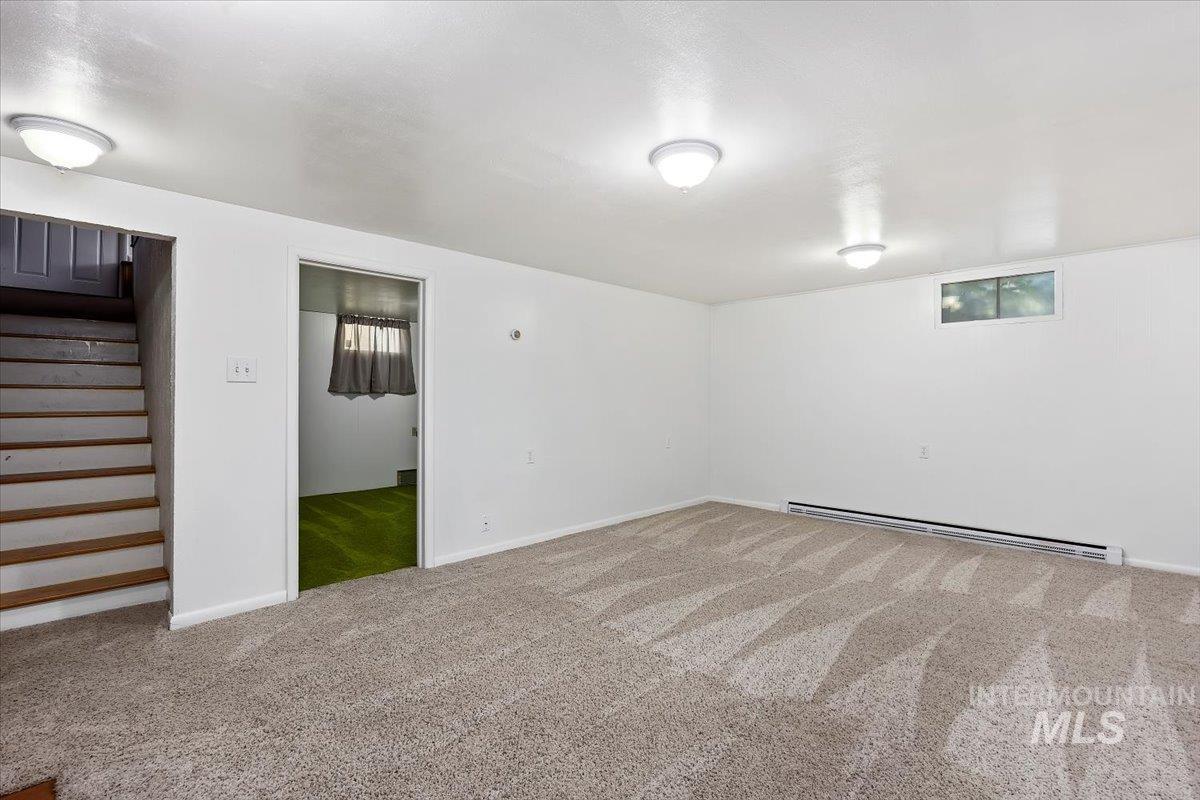 371 DuBois, Twin Falls, Idaho 83301, 5 Bedrooms, 1 Bathroom, Residential For Sale, Price $334,000,MLS 98970946