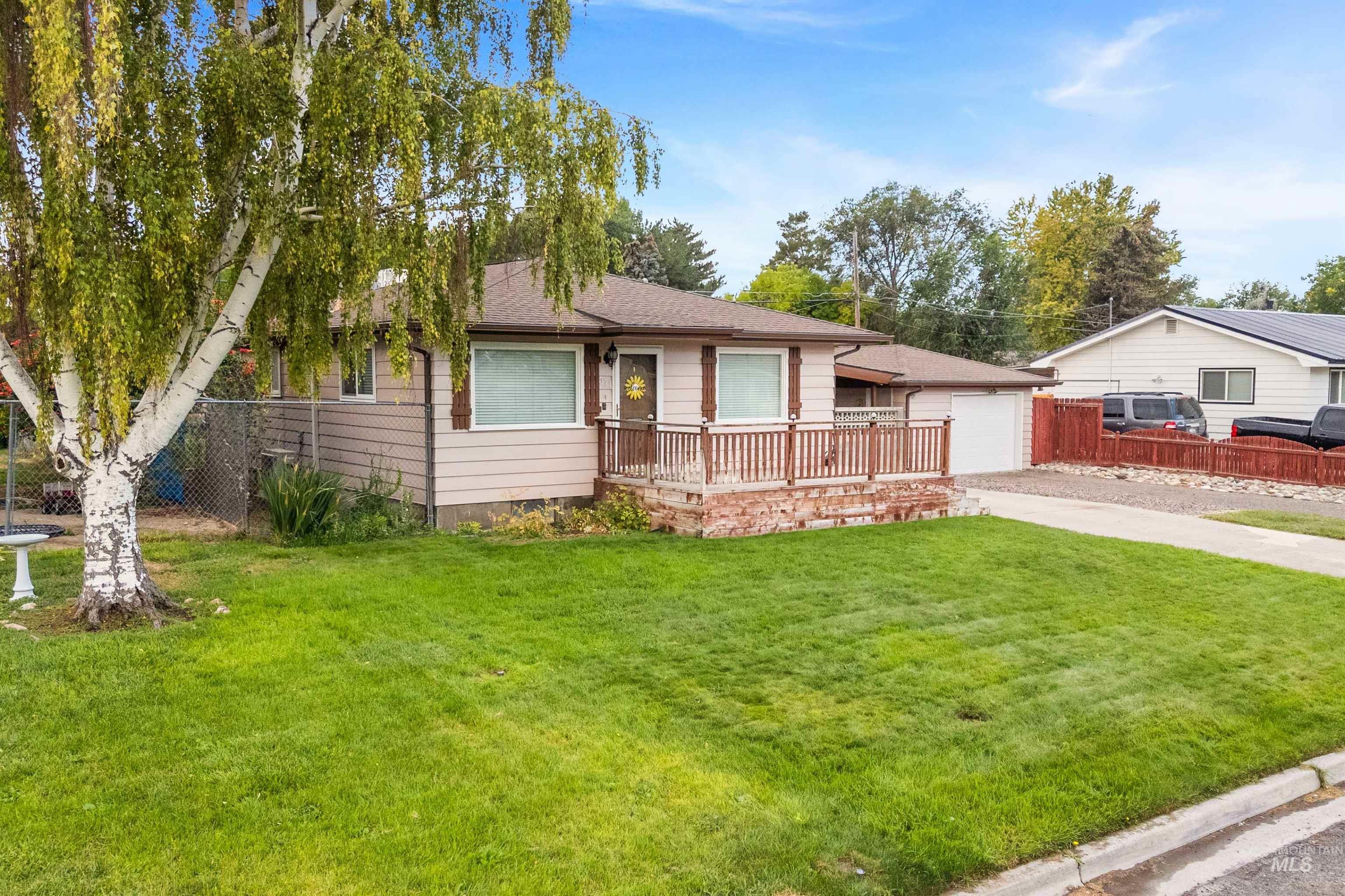 371 DuBois, Twin Falls, Idaho 83301, 5 Bedrooms, 1 Bathroom, Residential For Sale, Price $334,000,MLS 98970946