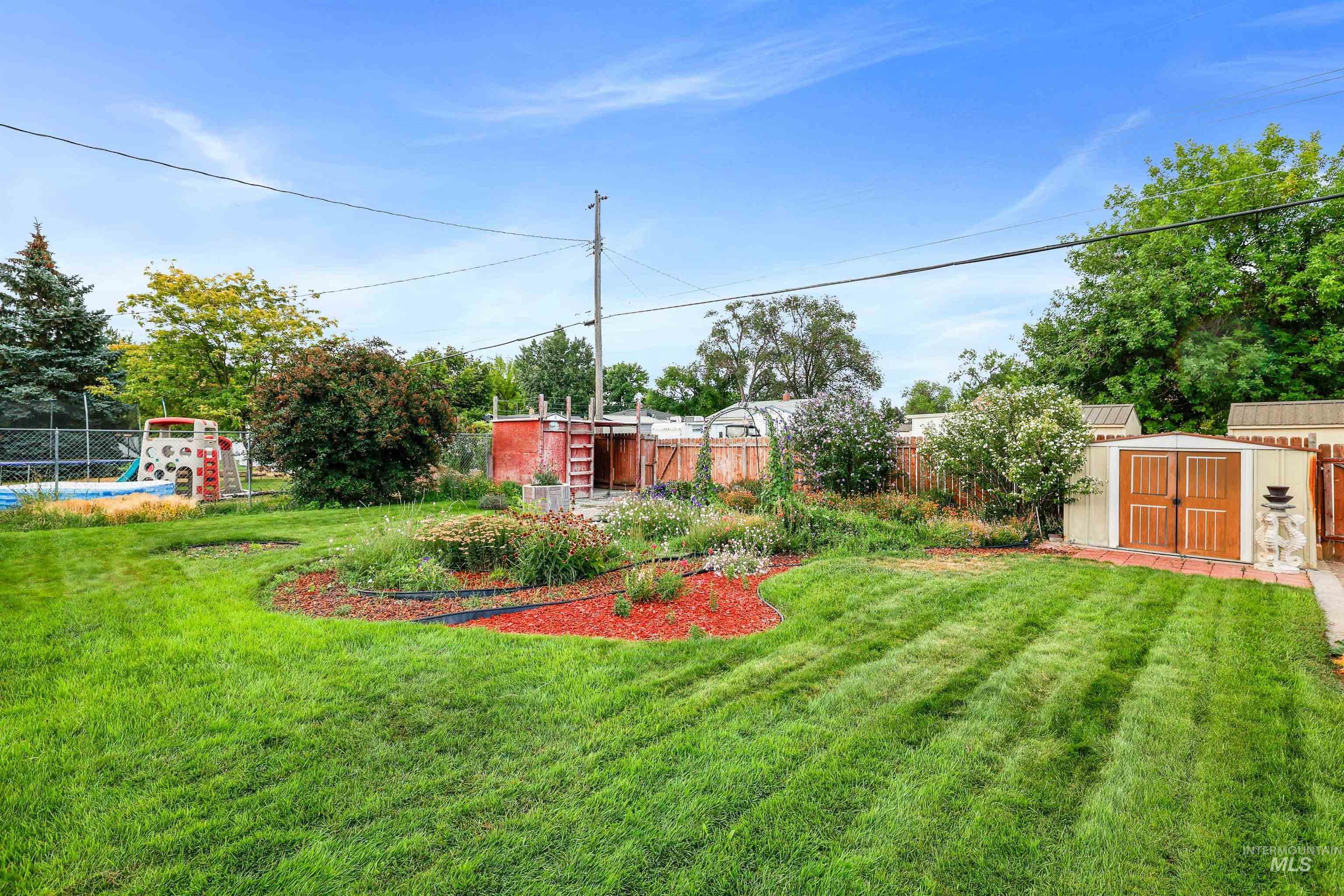 371 DuBois, Twin Falls, Idaho 83301, 5 Bedrooms, 1 Bathroom, Residential For Sale, Price $334,000,MLS 98970946