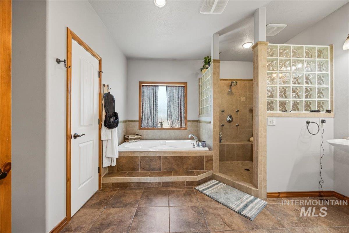 1770 N 3rd Street, Nyssa, Oregon 97913, 3 Bedrooms, 2.5 Bathrooms, Residential For Sale, Price $749,000, 98970949