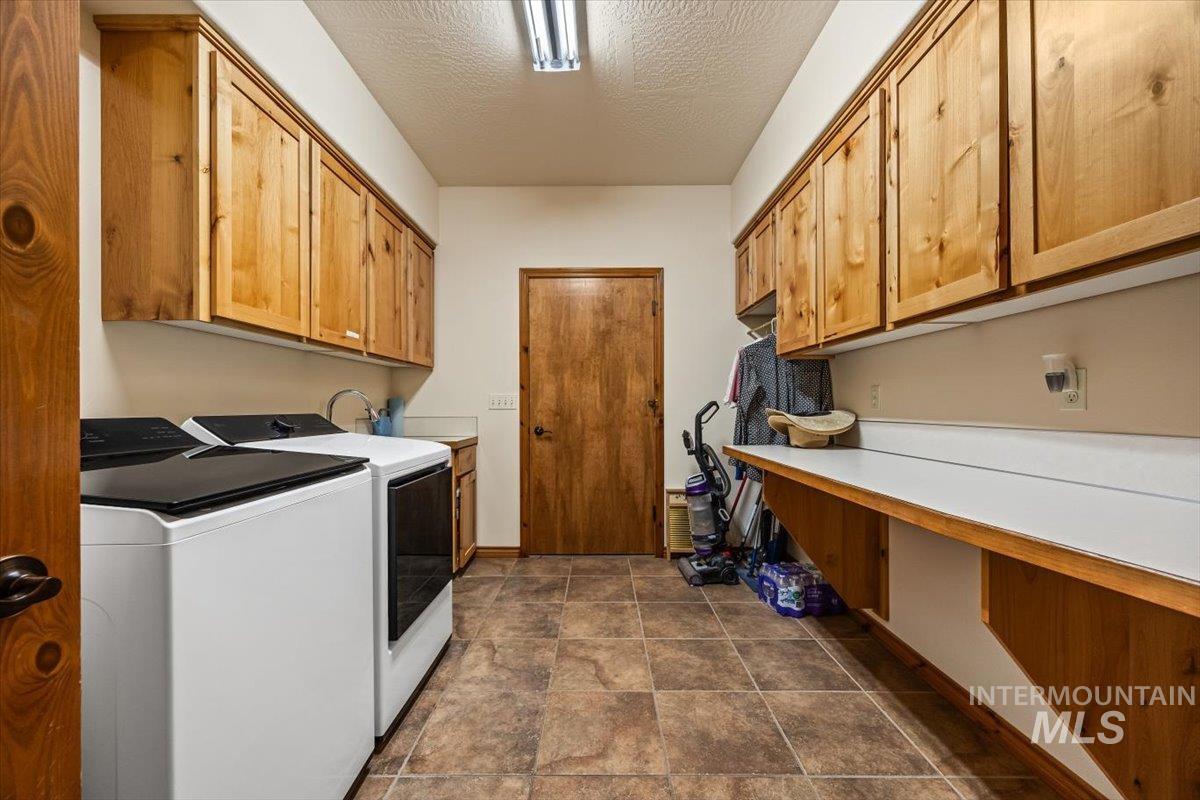 1770 N 3rd Street, Nyssa, Oregon 97913, 3 Bedrooms, 2.5 Bathrooms, Residential For Sale, Price $744,900,MLS 98970949