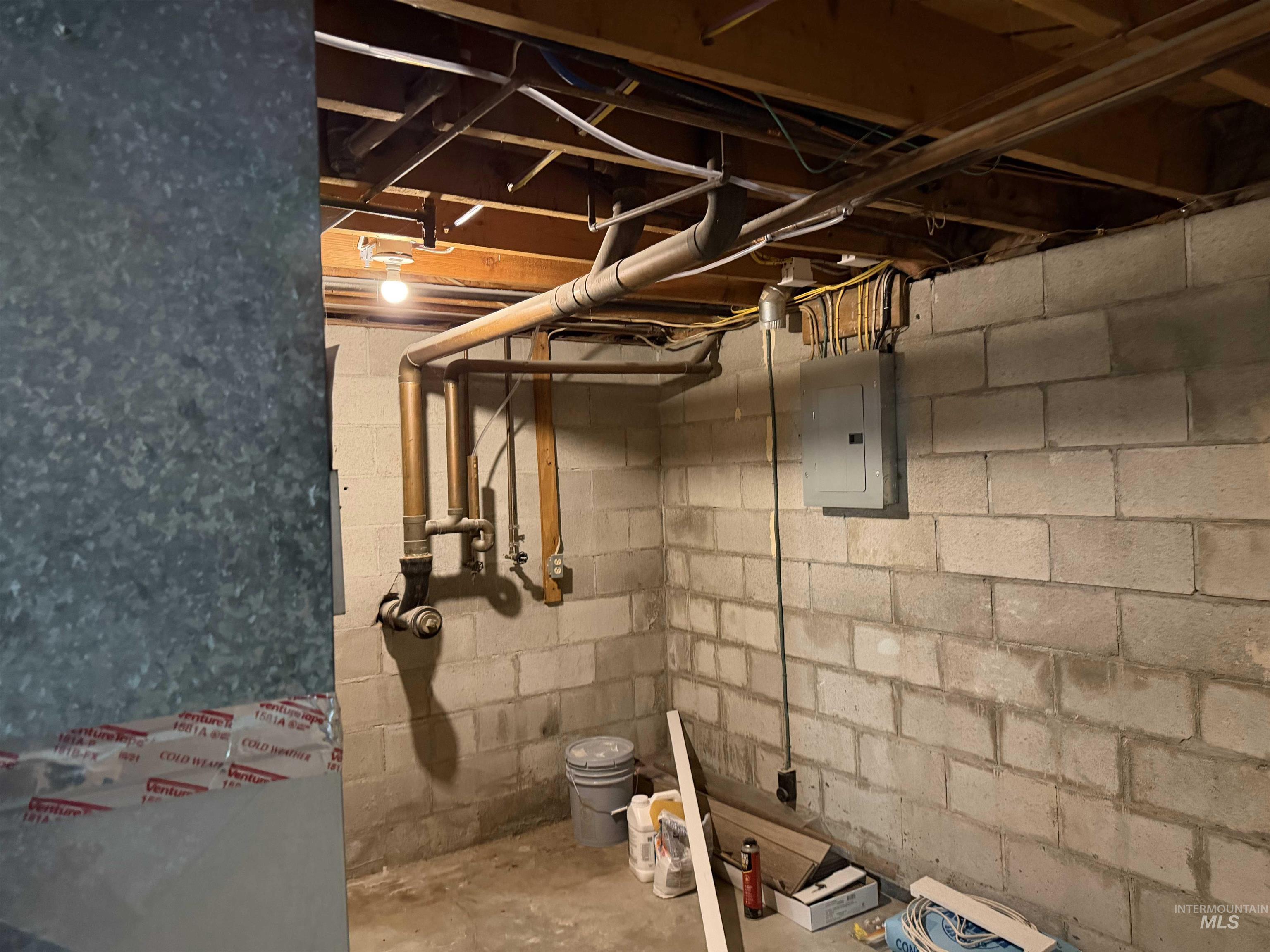 439 Van Buren St, Twin Falls, Idaho 83301, 4 Bedrooms, 1 Bathroom, Residential For Sale, Price $305,000, 98970954