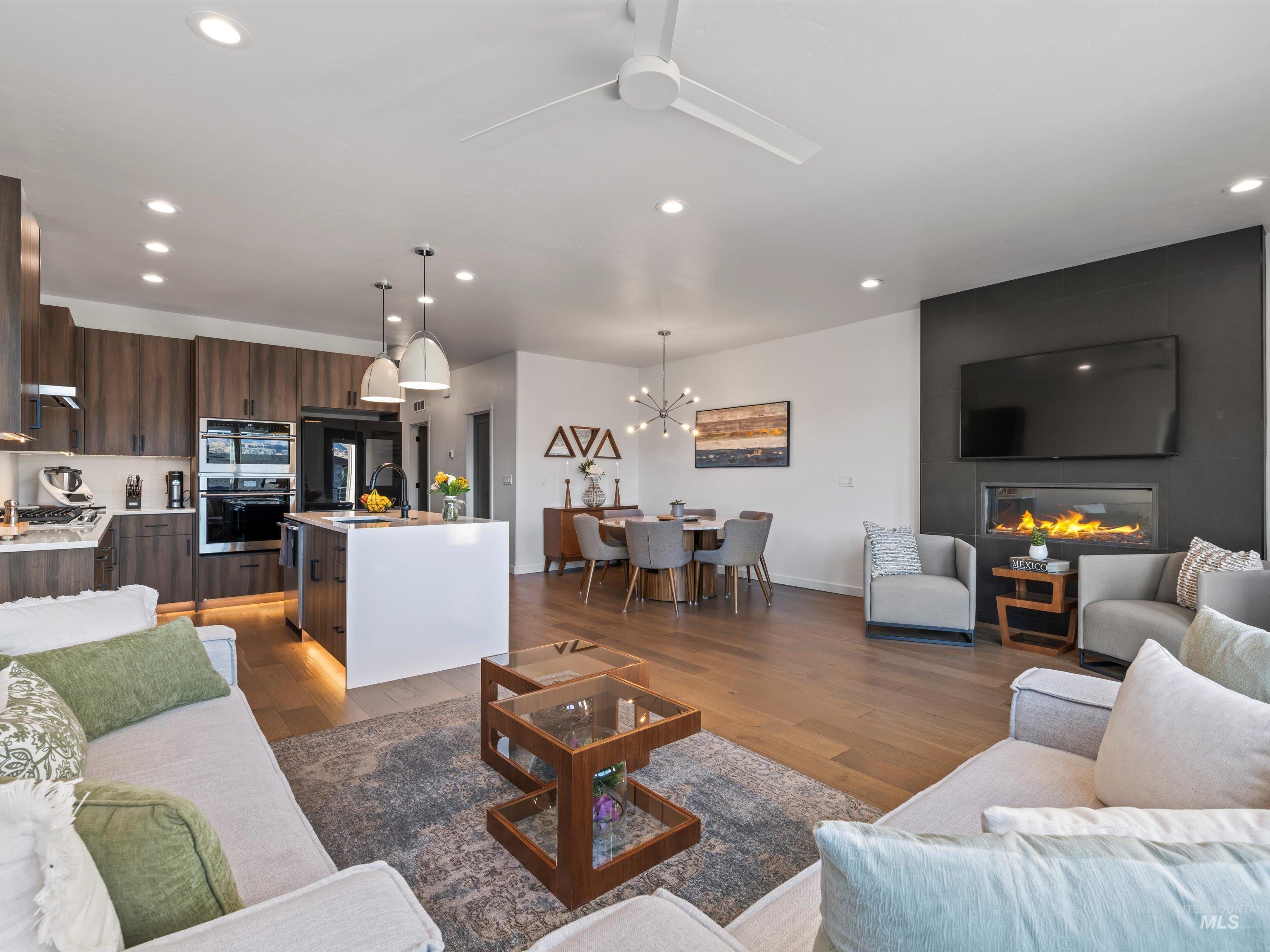 1251 E Echelon Ridge Lane, Boise, Idaho 83716, 3 Bedrooms, 2.5 Bathrooms, Residential For Sale, Price $649,900, 98970955