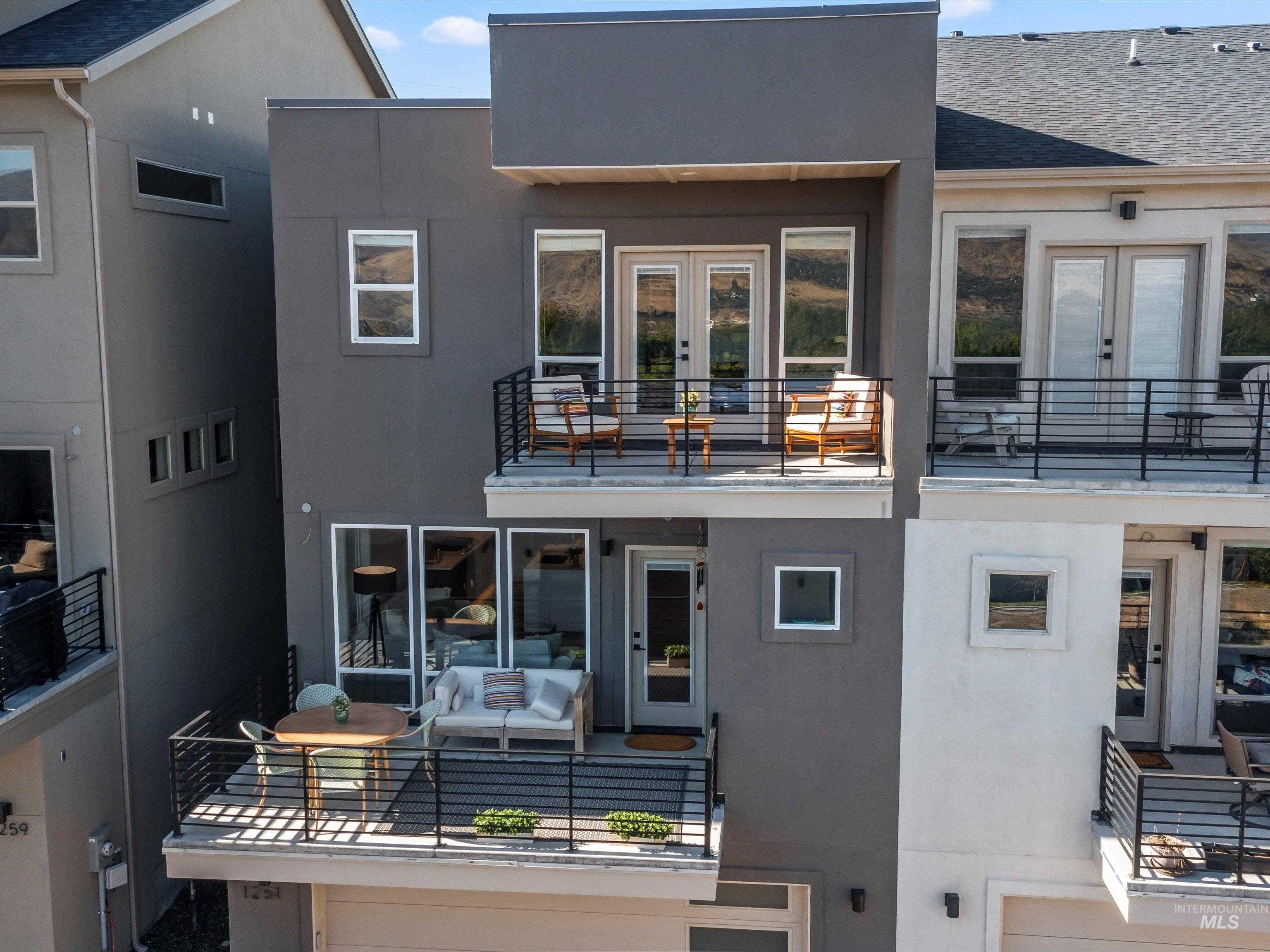 1251 E Echelon Ridge Lane, Boise, Idaho 83716, 3 Bedrooms, 2.5 Bathrooms, Residential For Sale, Price $649,900, 98970955