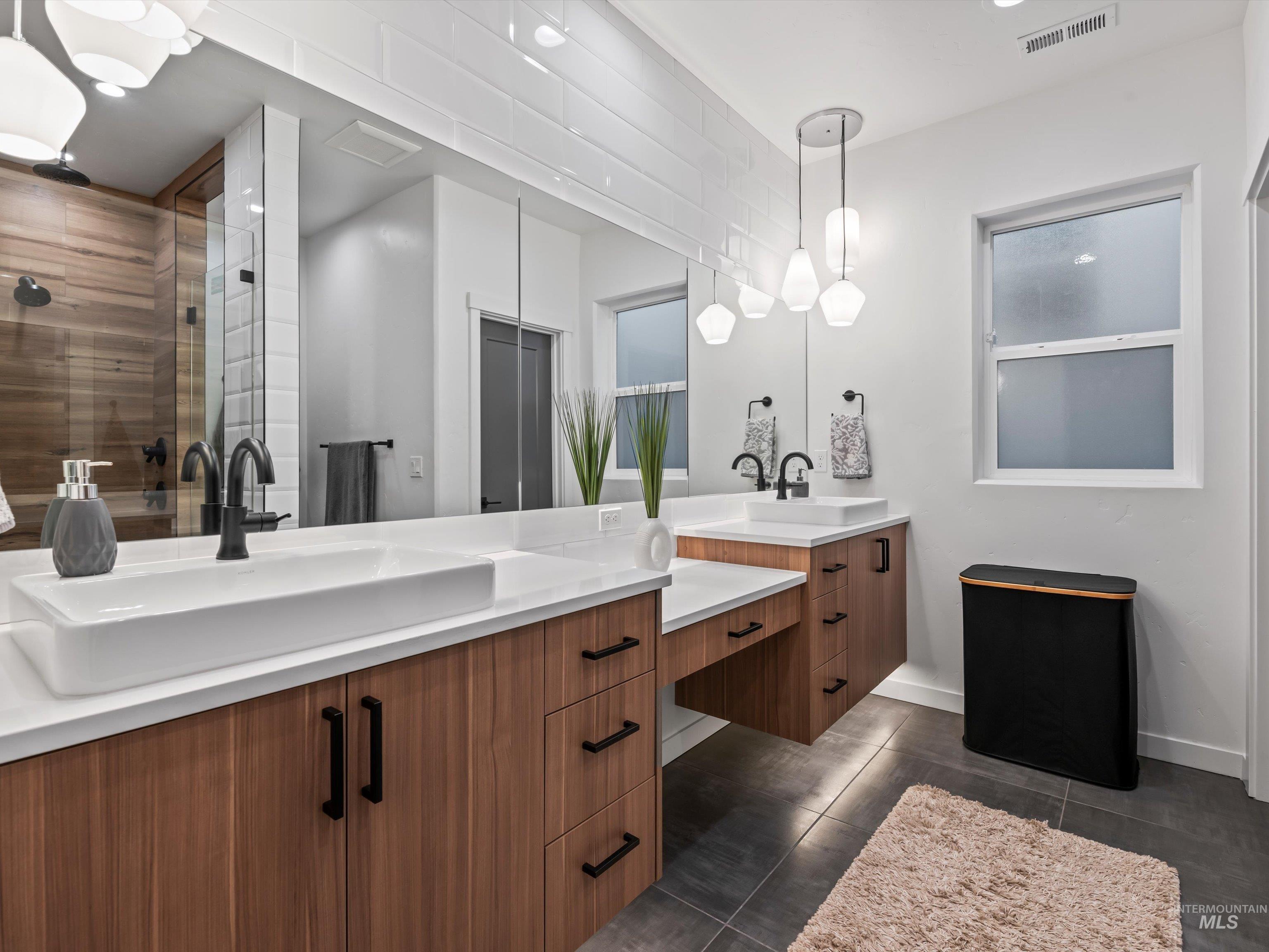 1251 E Echelon Ridge Lane, Boise, Idaho 83716, 3 Bedrooms, 2.5 Bathrooms, Residential For Sale, Price $649,900, 98970955