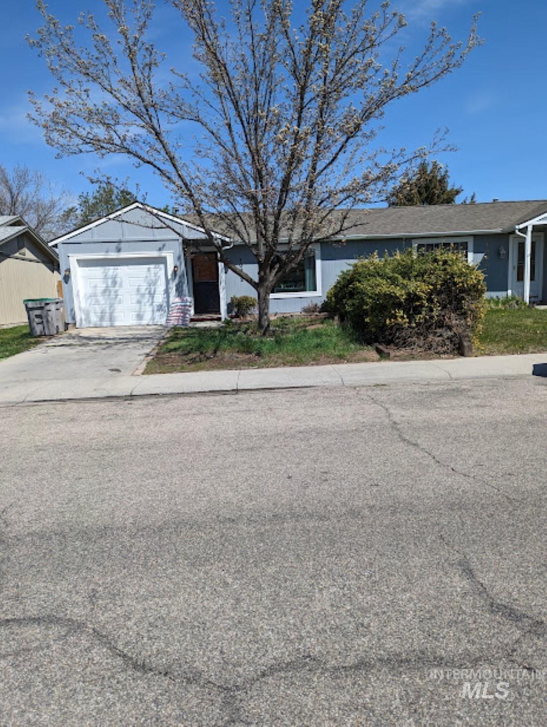 10402 W Cory, Boise, Idaho 83704, 2 Bedrooms, 1 Bathroom, Rental For Rent, Price $1,395,MLS 98970961