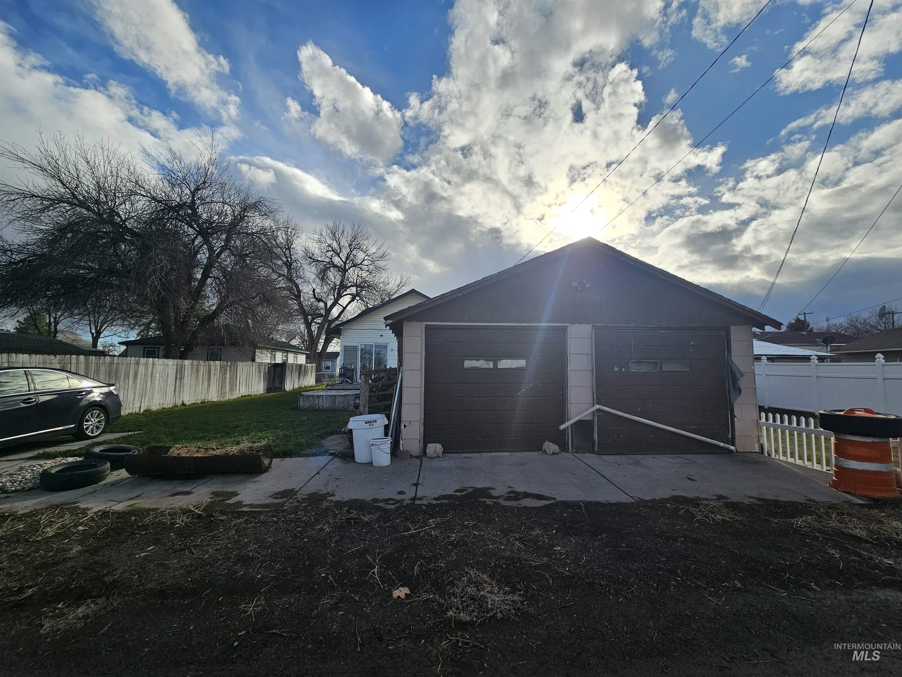 1541 4th Avenue East, Twin Falls, Idaho 83301, 4 Bedrooms, 1.5 Bathrooms, Residential For Sale, Price $260,000, 98970967