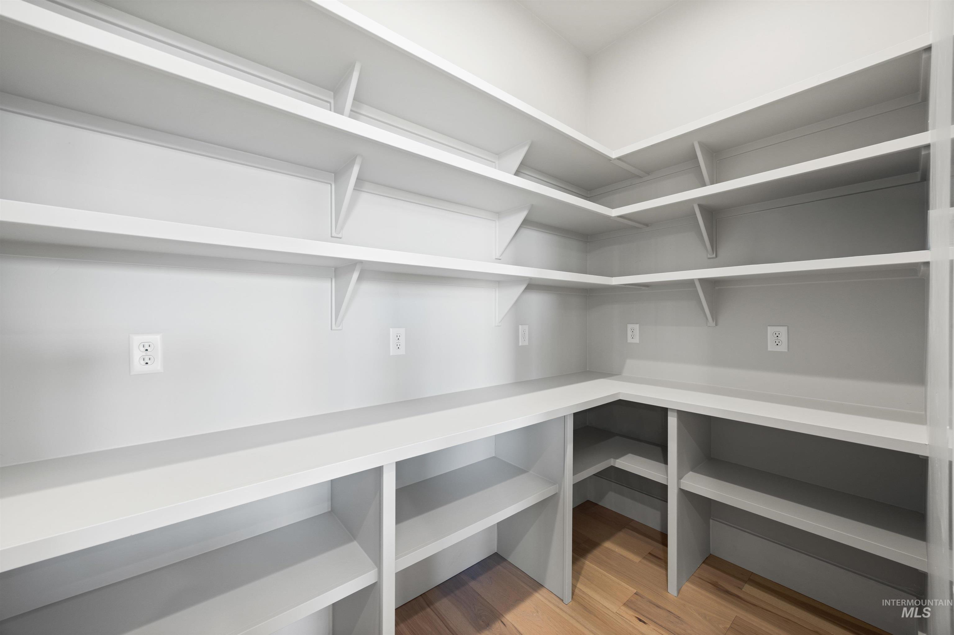 6865 S Utmost Way, Meridian, Idaho 83642, 3 Bedrooms, 2.5 Bathrooms, Residential For Sale, Price $999,777, 98970975