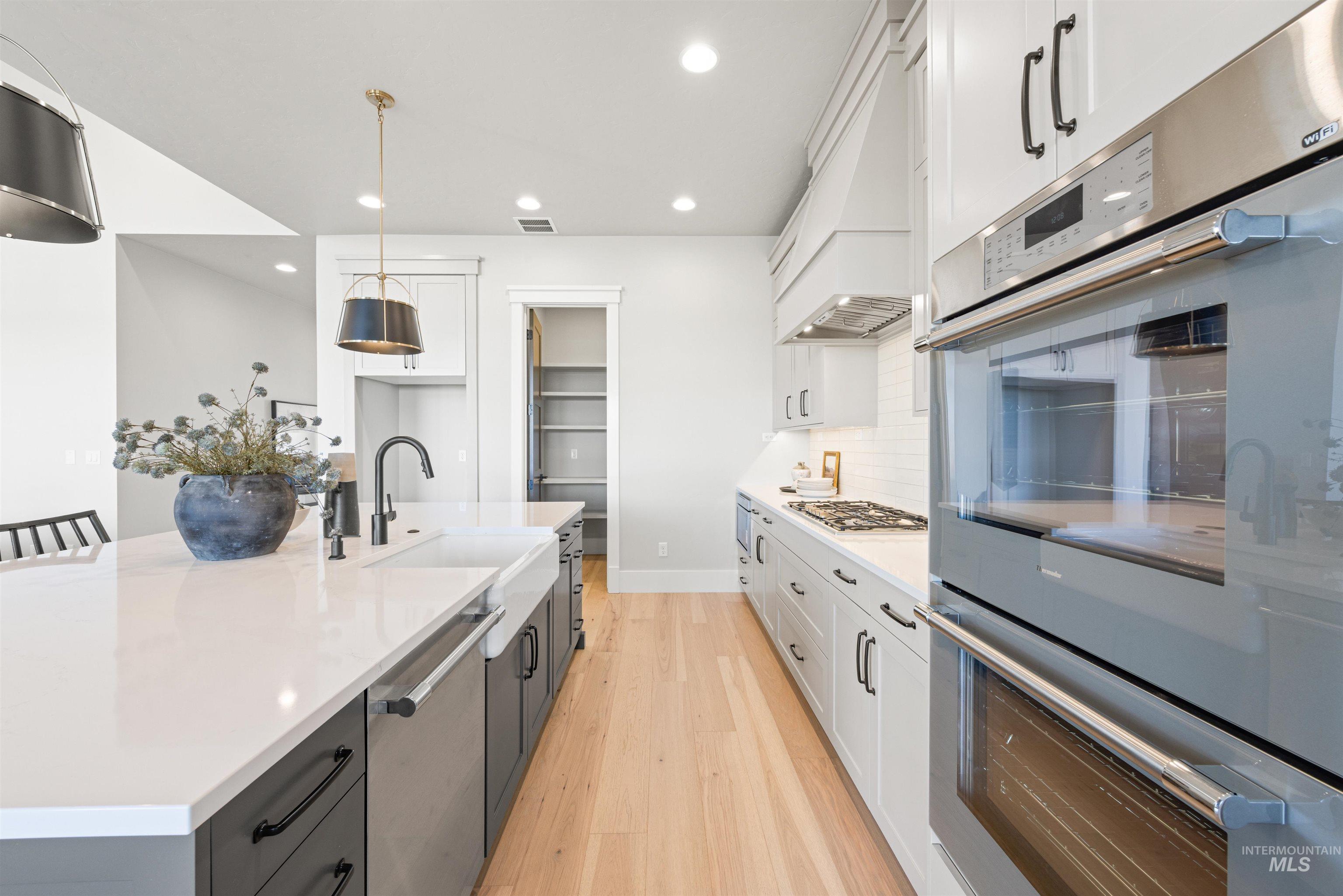 6865 S Utmost Way, Meridian, Idaho 83642, 3 Bedrooms, 2.5 Bathrooms, Residential For Sale, Price $999,777, 98970975