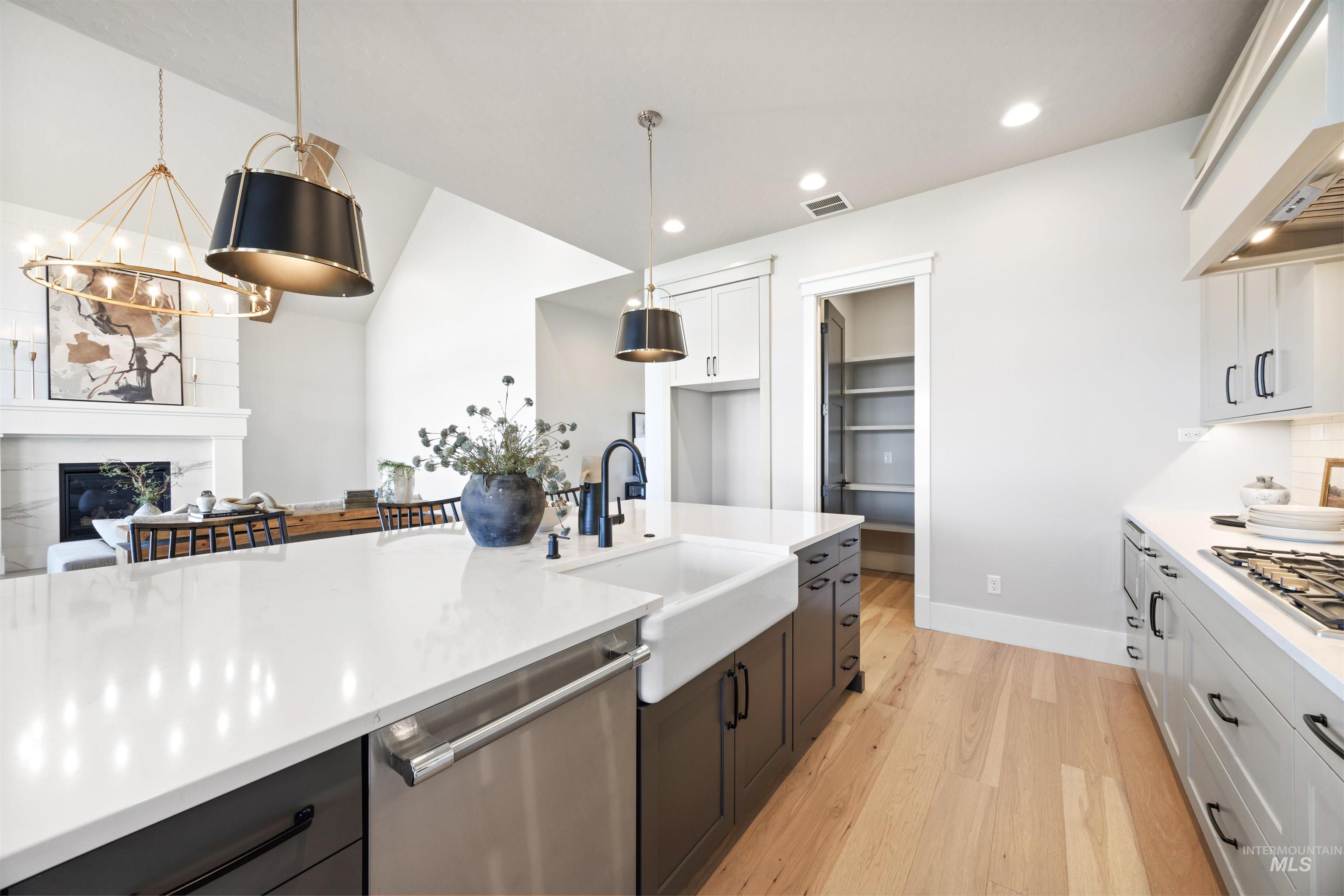 6865 S Utmost Way, Meridian, Idaho 83642, 3 Bedrooms, 2.5 Bathrooms, Residential For Sale, Price $999,777, 98970975