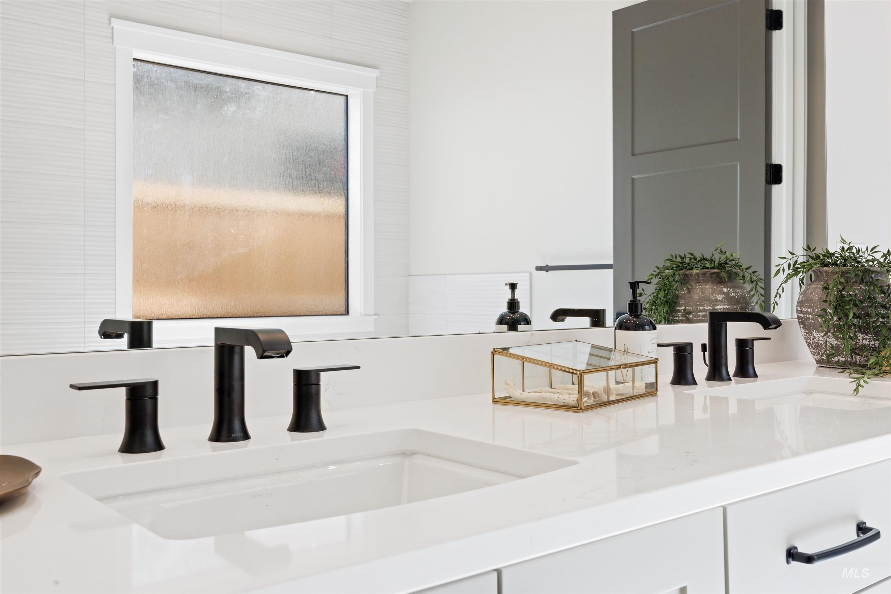 6865 S Utmost Way, Meridian, Idaho 83642, 3 Bedrooms, 2.5 Bathrooms, Residential For Sale, Price $999,777, 98970975