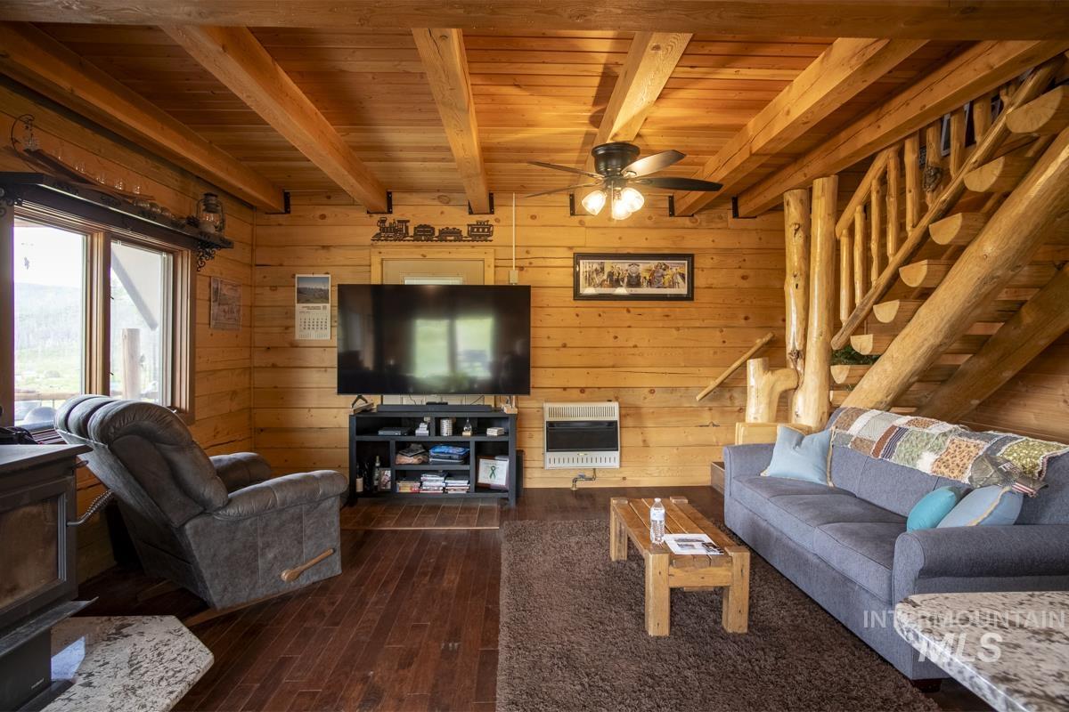 319 S Hill Place, Fall Creek, Idaho 83647, 2 Bedrooms, 1 Bathroom, Residential For Sale, Price $425,000, 98970980