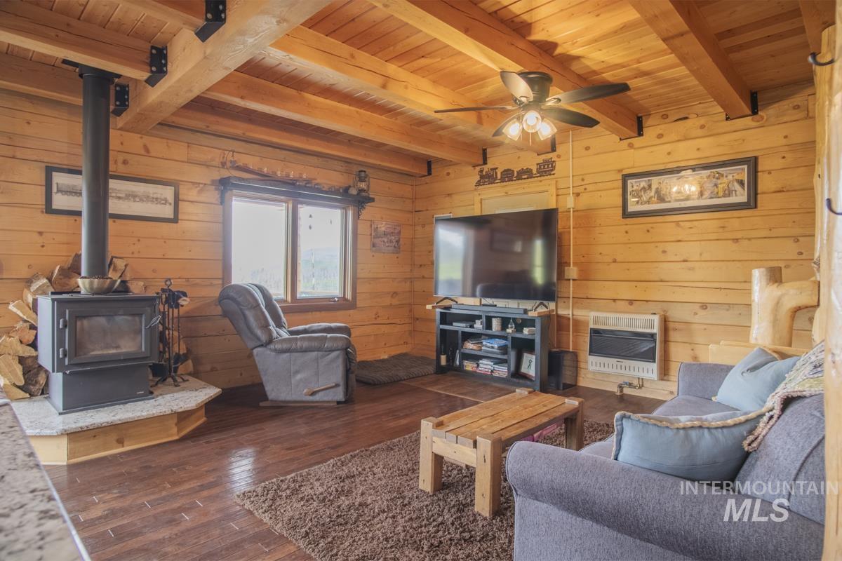 319 S Hill Place, Fall Creek, Idaho 83647, 2 Bedrooms, 1 Bathroom, Residential For Sale, Price $425,000, 98970980