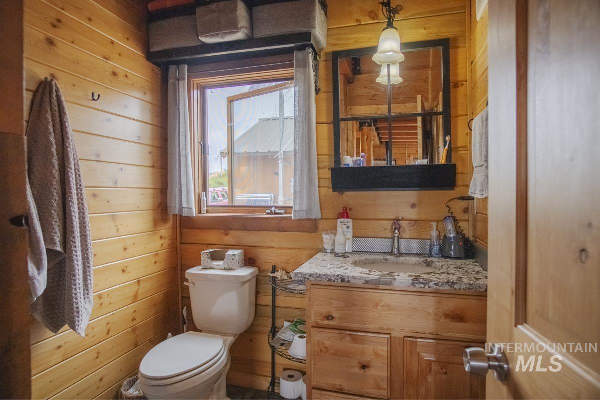 319 S Hill Place, Fall Creek, Idaho 83647, 2 Bedrooms, 1 Bathroom, Residential For Sale, Price $425,000, 98970980