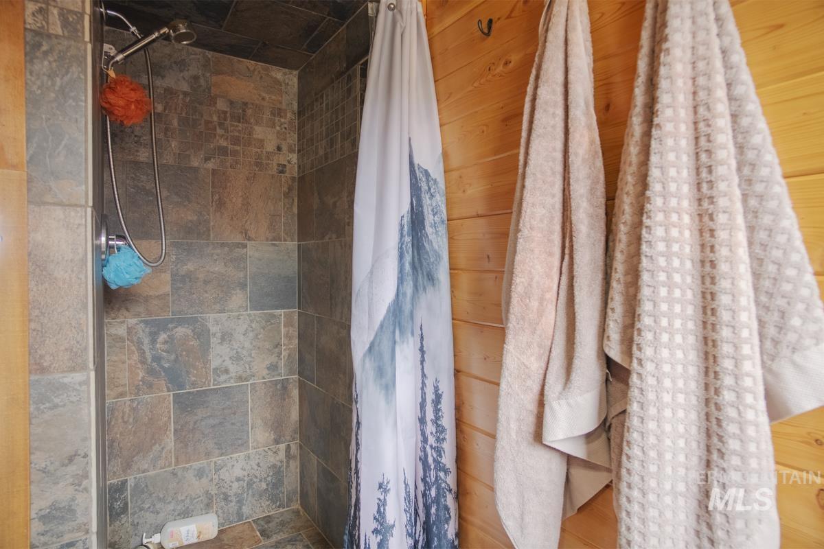 319 S Hill Place, Fall Creek, Idaho 83647, 2 Bedrooms, 1 Bathroom, Residential For Sale, Price $425,000, 98970980