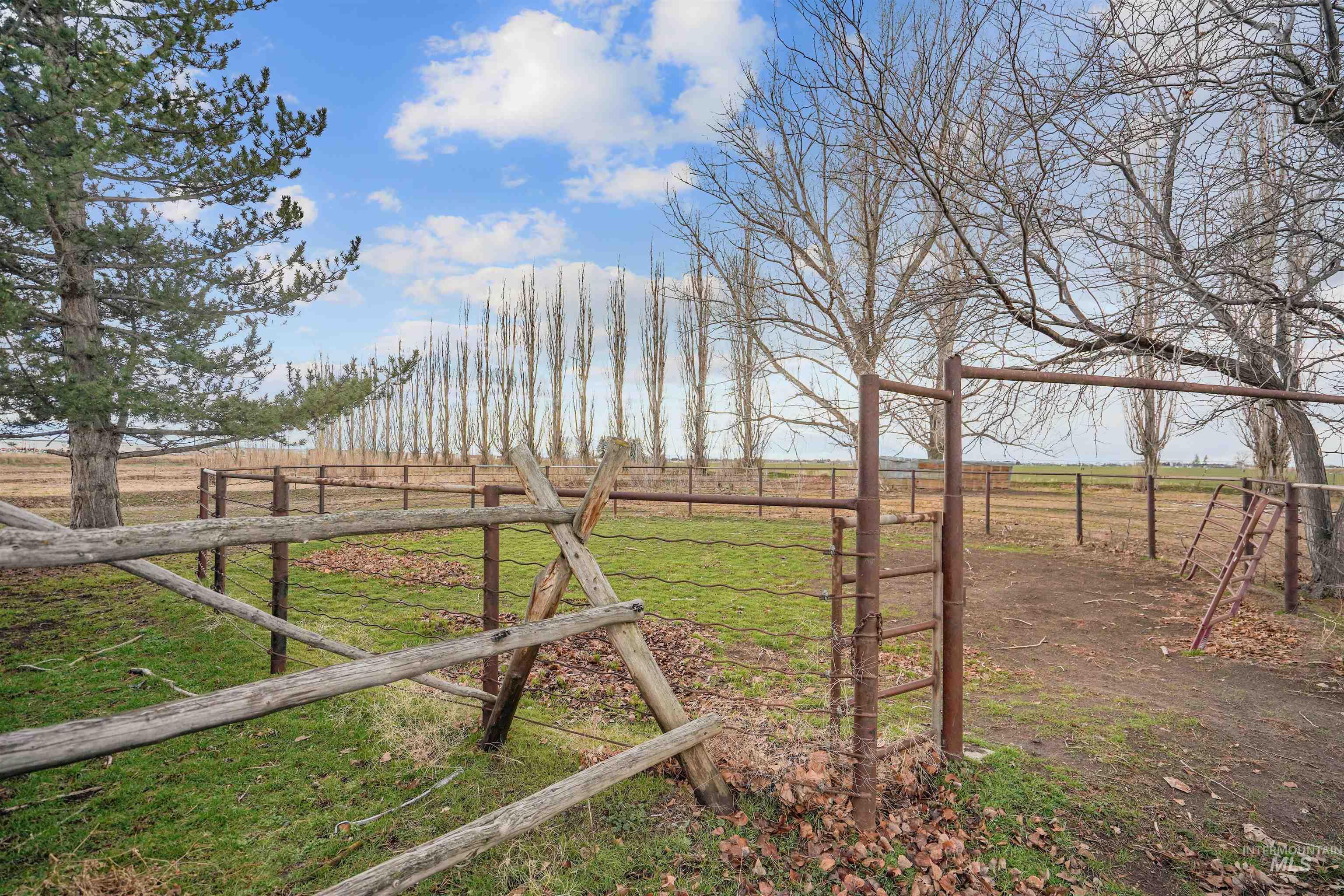 199 N Highway 24, Rupert, Idaho 83350, 3 Bedrooms, 2 Bathrooms, Residential For Sale, Price $500,000,MLS 98970981