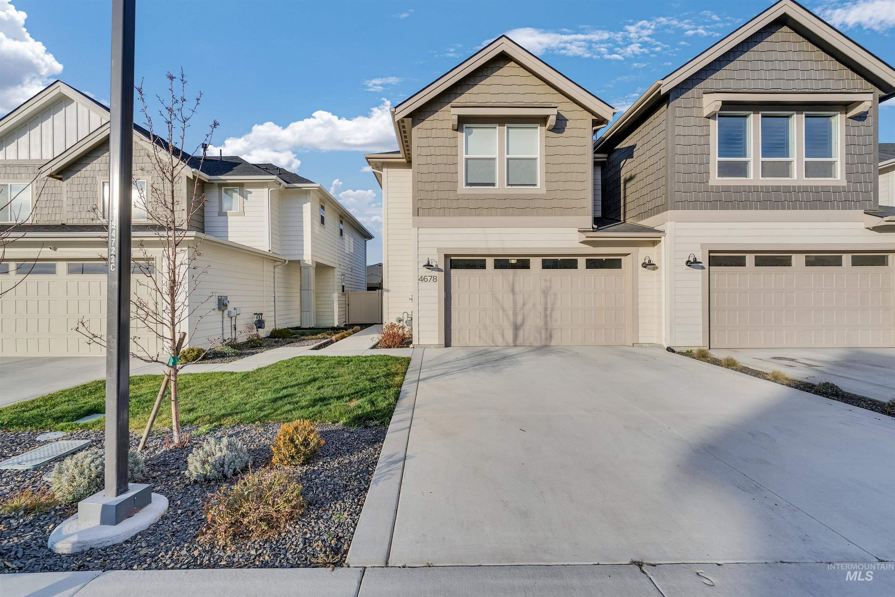 4678 W Riva Capri, Meridian, Idaho 83646, 3 Bedrooms, 2.5 Bathrooms, Residential For Sale, Price $489,000,MLS 98970982