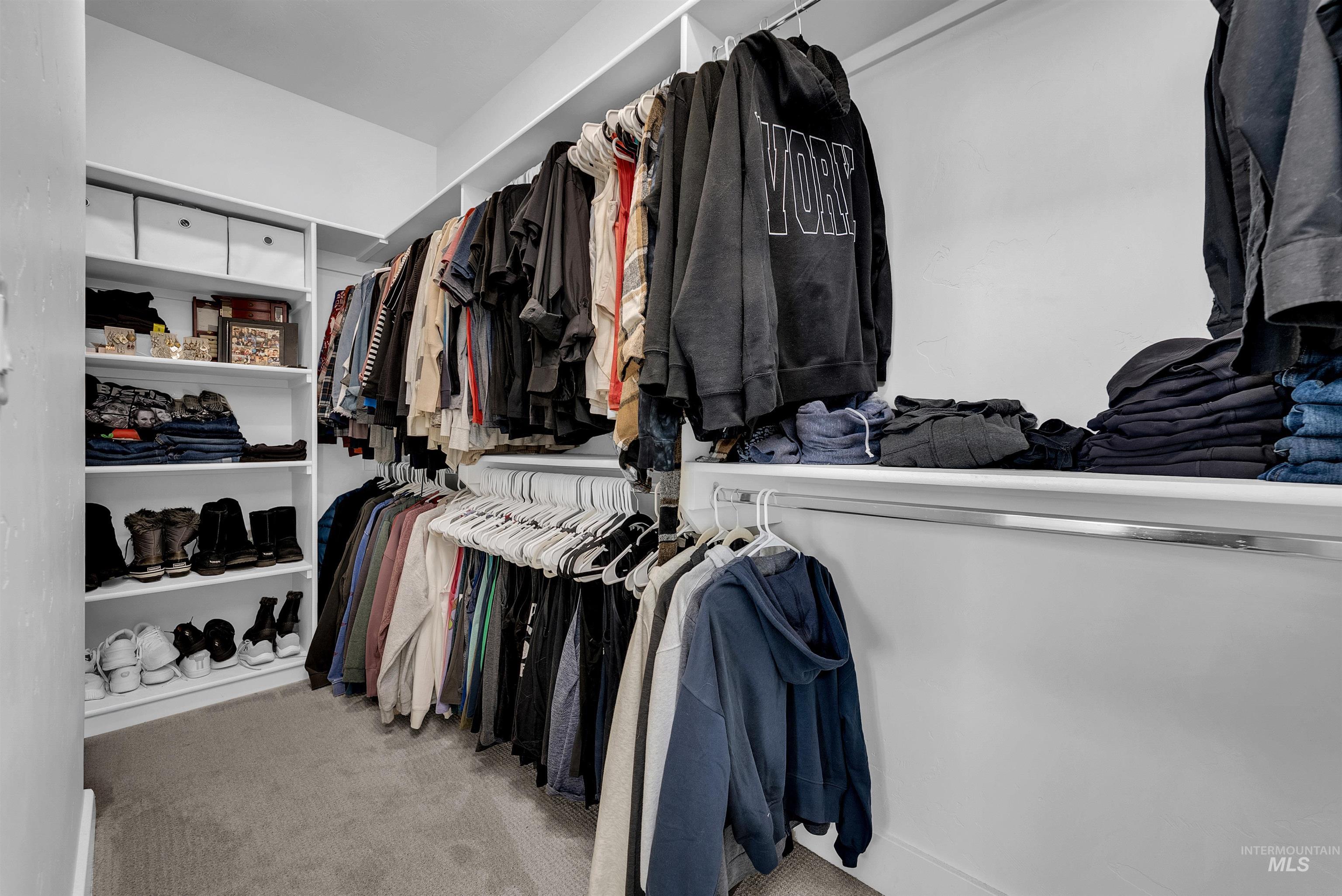 4678 W Riva Capri, Meridian, Idaho 83646, 3 Bedrooms, 2.5 Bathrooms, Residential For Sale, Price $489,000,MLS 98970982