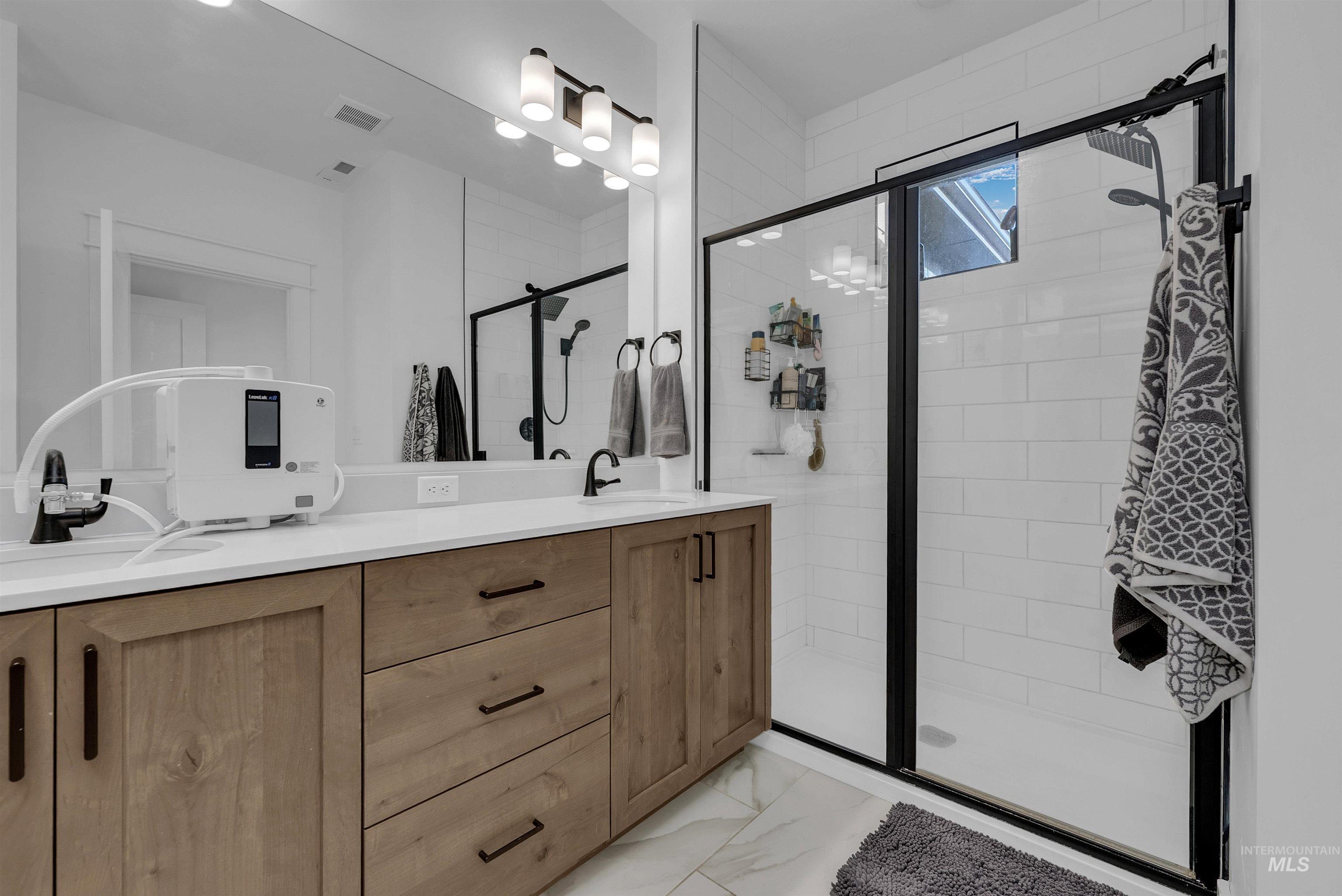 4678 W Riva Capri, Meridian, Idaho 83646, 3 Bedrooms, 2.5 Bathrooms, Residential For Sale, Price $489,000,MLS 98970982