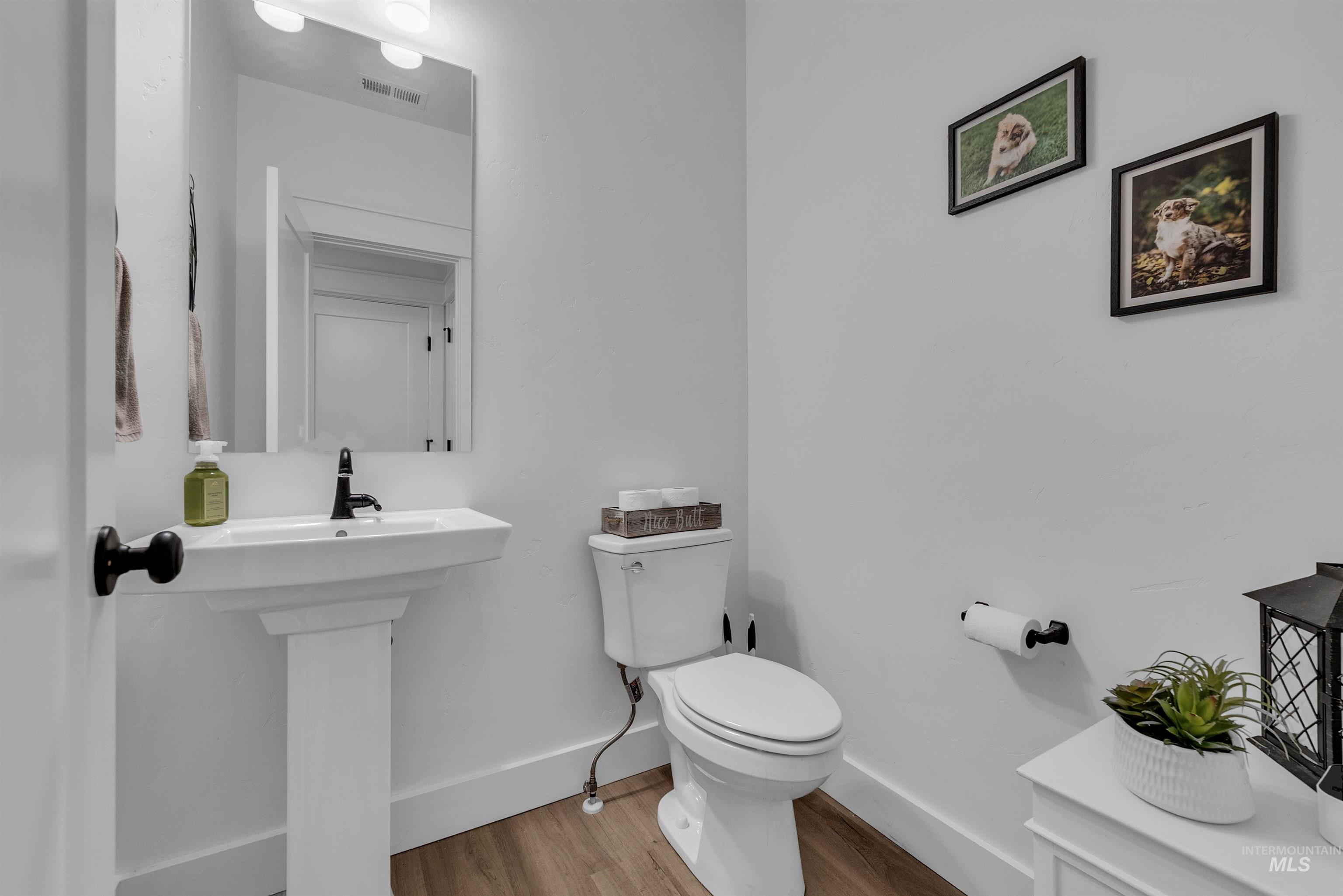 4678 W Riva Capri, Meridian, Idaho 83646, 3 Bedrooms, 2.5 Bathrooms, Residential For Sale, Price $489,000,MLS 98970982