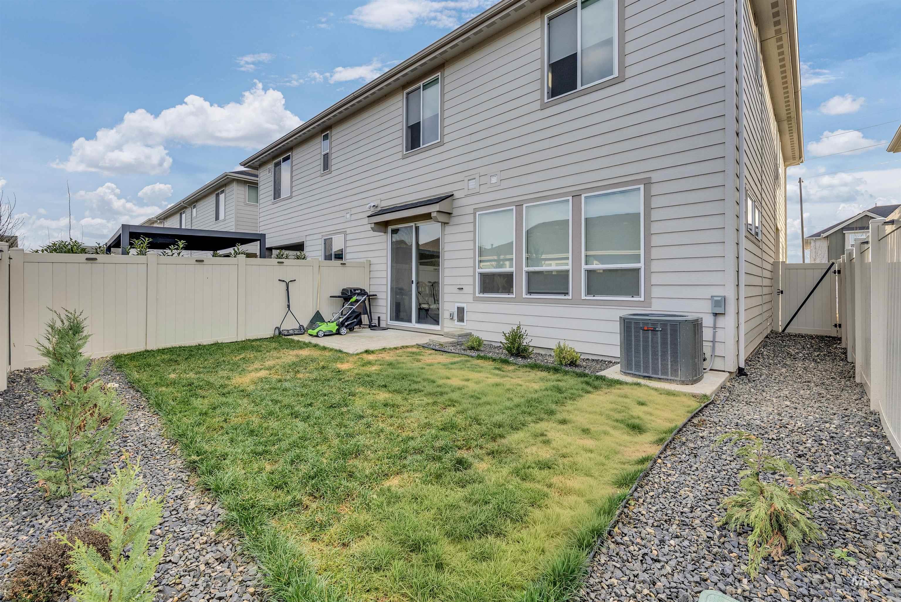 4678 W Riva Capri, Meridian, Idaho 83646, 3 Bedrooms, 2.5 Bathrooms, Residential For Sale, Price $489,000,MLS 98970982