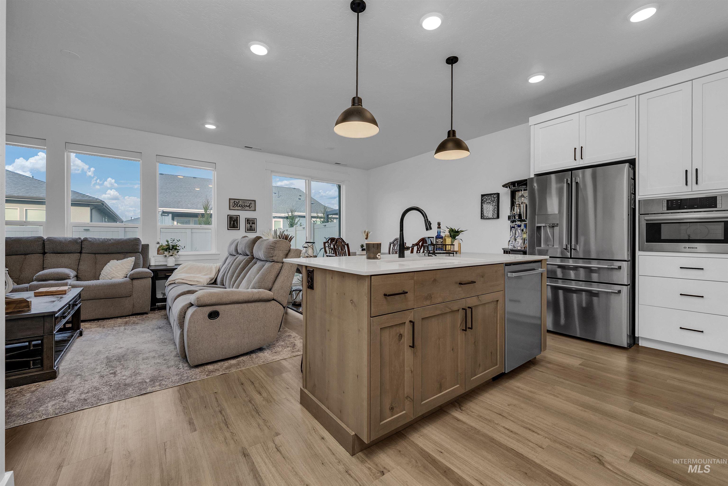 4678 W Riva Capri, Meridian, Idaho 83646, 3 Bedrooms, 2.5 Bathrooms, Residential For Sale, Price $489,000,MLS 98970982