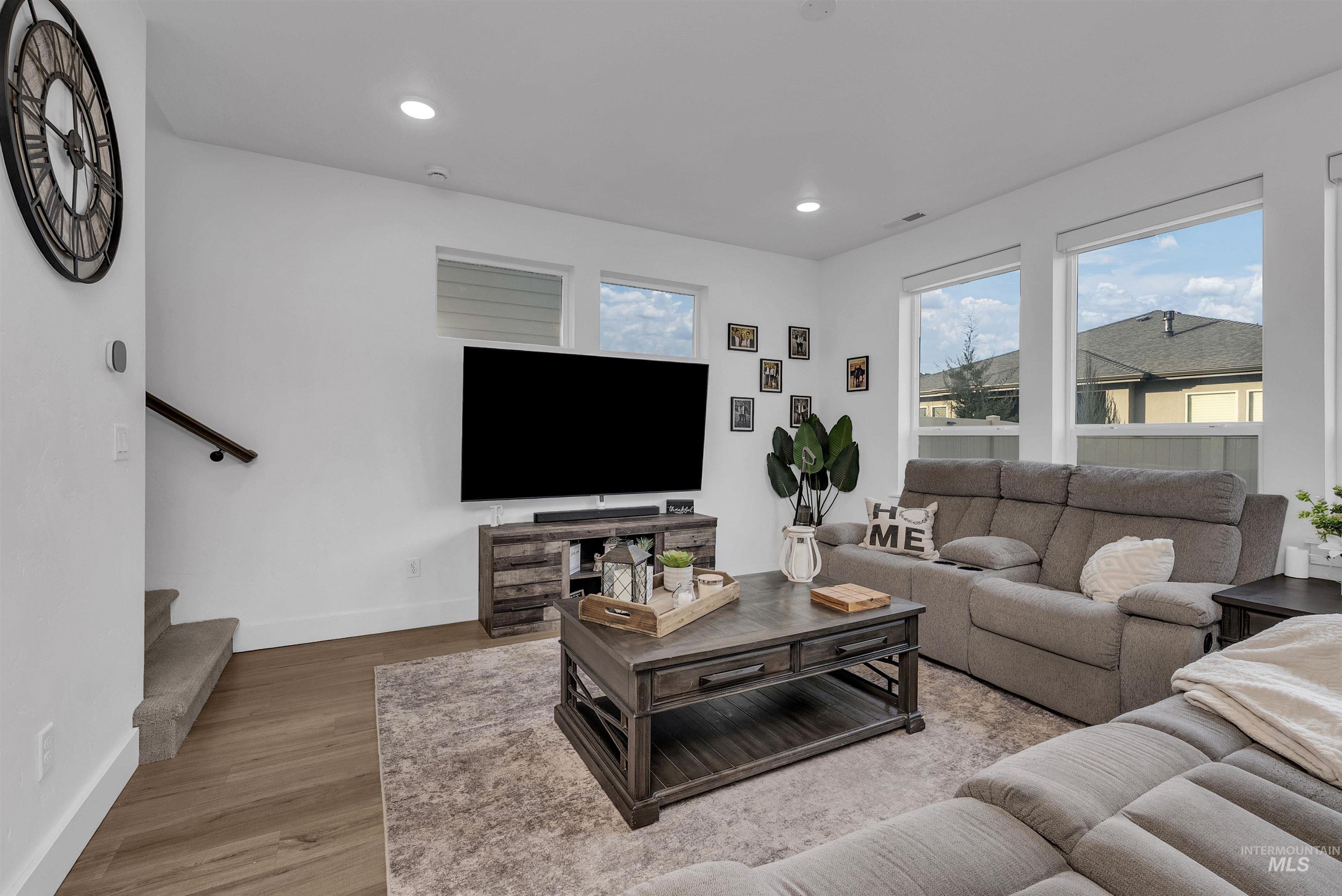 4678 W Riva Capri, Meridian, Idaho 83646, 3 Bedrooms, 2.5 Bathrooms, Residential For Sale, Price $489,000,MLS 98970982