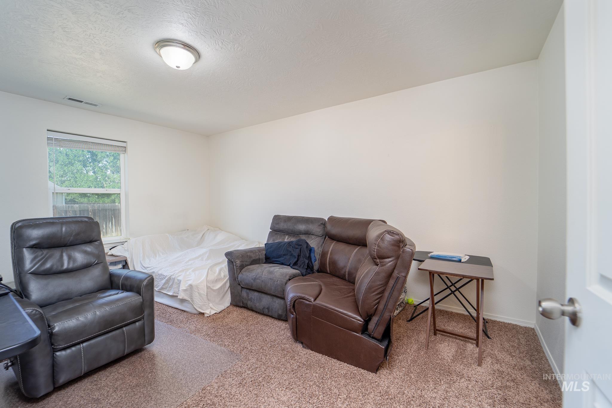 9574 W Stonewood Drive, Boise, Idaho 83709, 3 Bedrooms, 2 Bathrooms, Residential For Sale, Price $395,000, 98970983