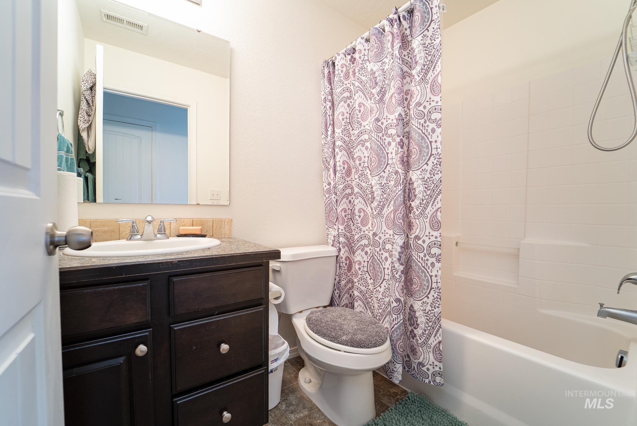 9574 W Stonewood Drive, Boise, Idaho 83709, 3 Bedrooms, 2 Bathrooms, Residential For Sale, Price $395,000, 98970983