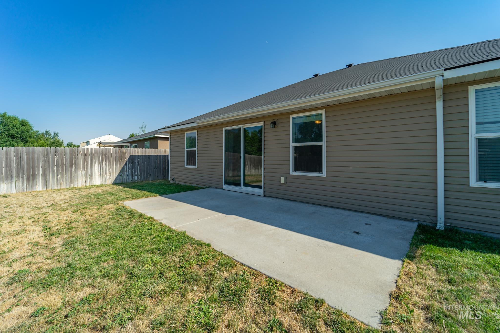 9574 W Stonewood Drive, Boise, Idaho 83709, 3 Bedrooms, 2 Bathrooms, Residential For Sale, Price $395,000, 98970983