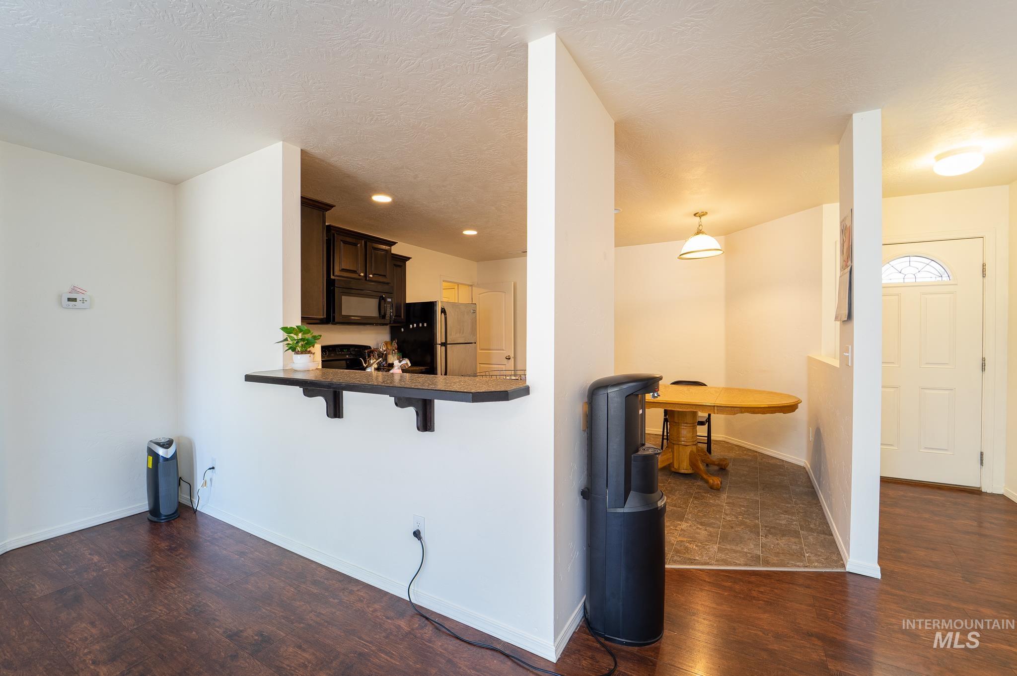 9574 W Stonewood Drive, Boise, Idaho 83709, 3 Bedrooms, 2 Bathrooms, Residential For Sale, Price $395,000, 98970983