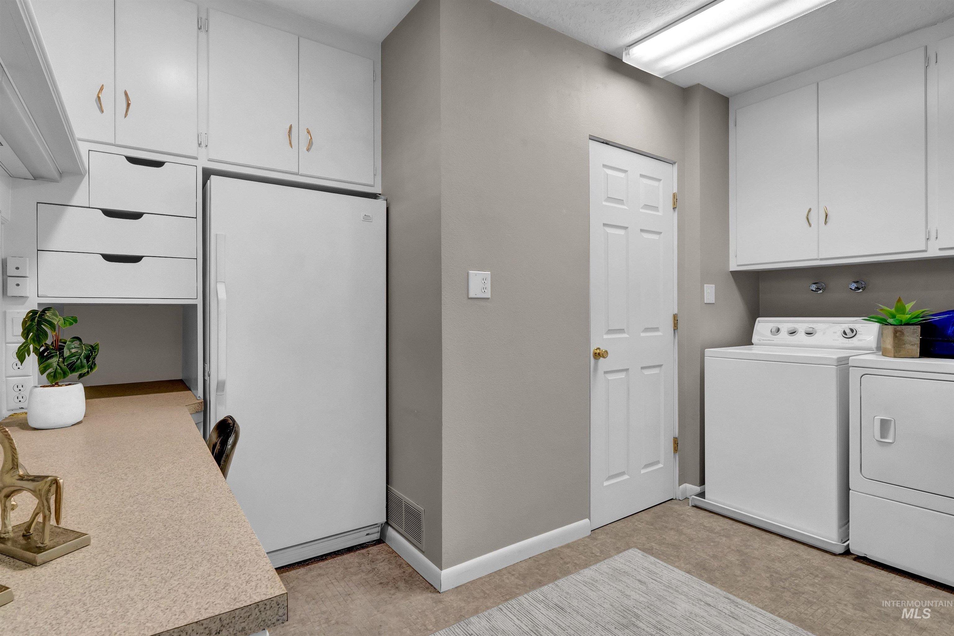 3701 W Crescent Rim Drive, Boise, Idaho 83706, 4 Bedrooms, 4 Bathrooms, Residential For Sale, Price $1,000,000, 98970985