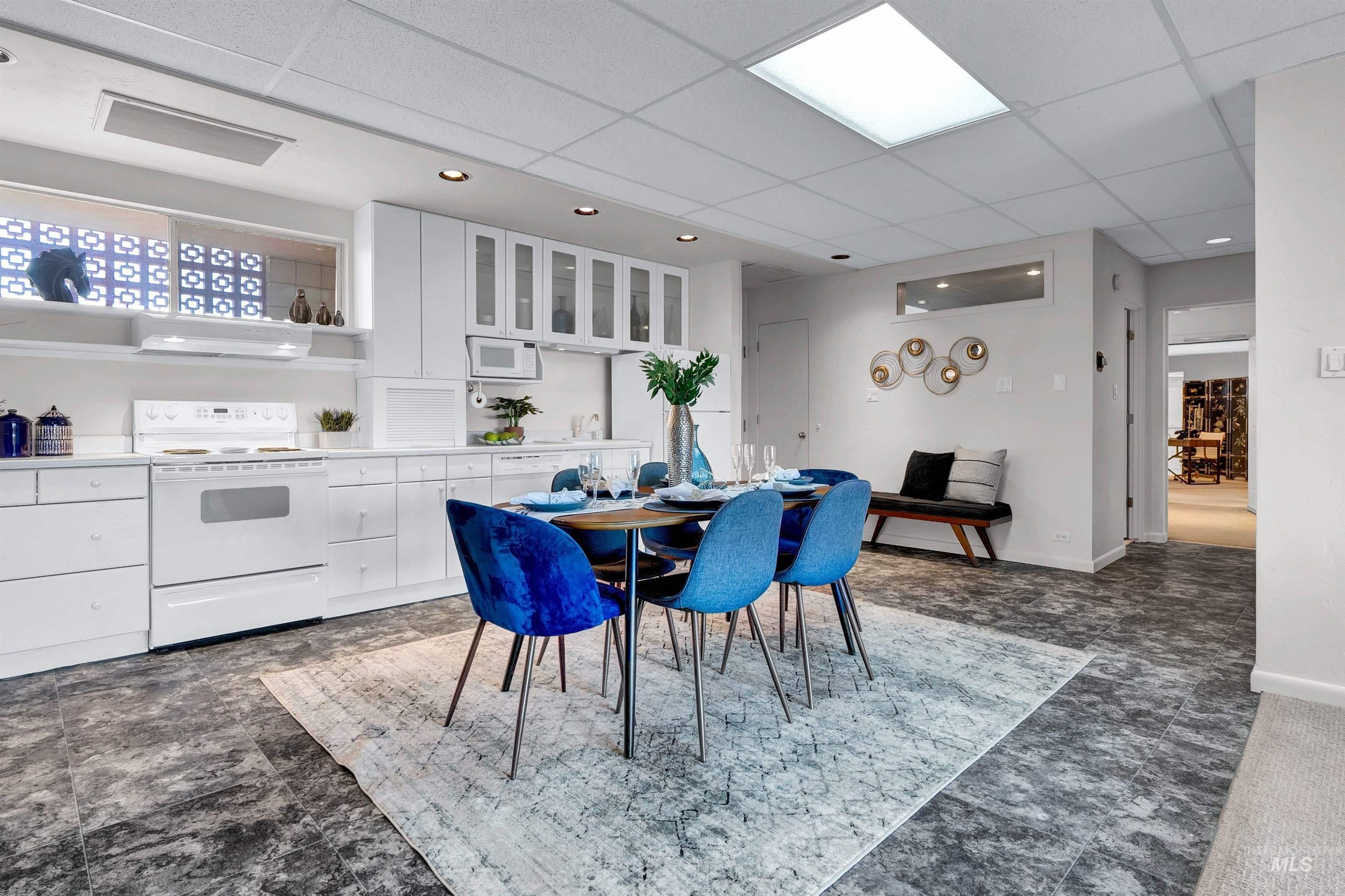 3701 W Crescent Rim Drive, Boise, Idaho 83706, 4 Bedrooms, 4 Bathrooms, Residential For Sale, Price $1,000,000, 98970985