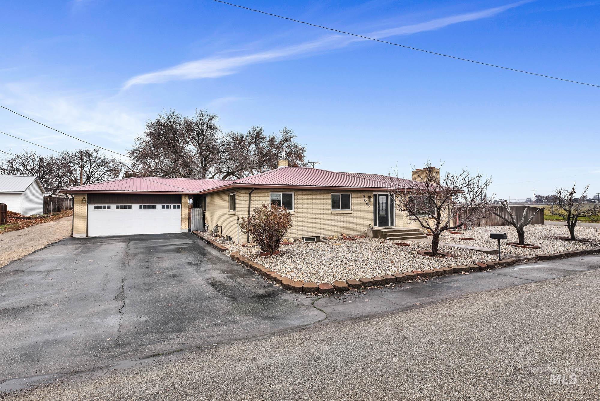 709 E Elm Ave, Parma, Idaho 83660, 4 Bedrooms, 3 Bathrooms, Residential For Sale, Price $535,000, 98970987