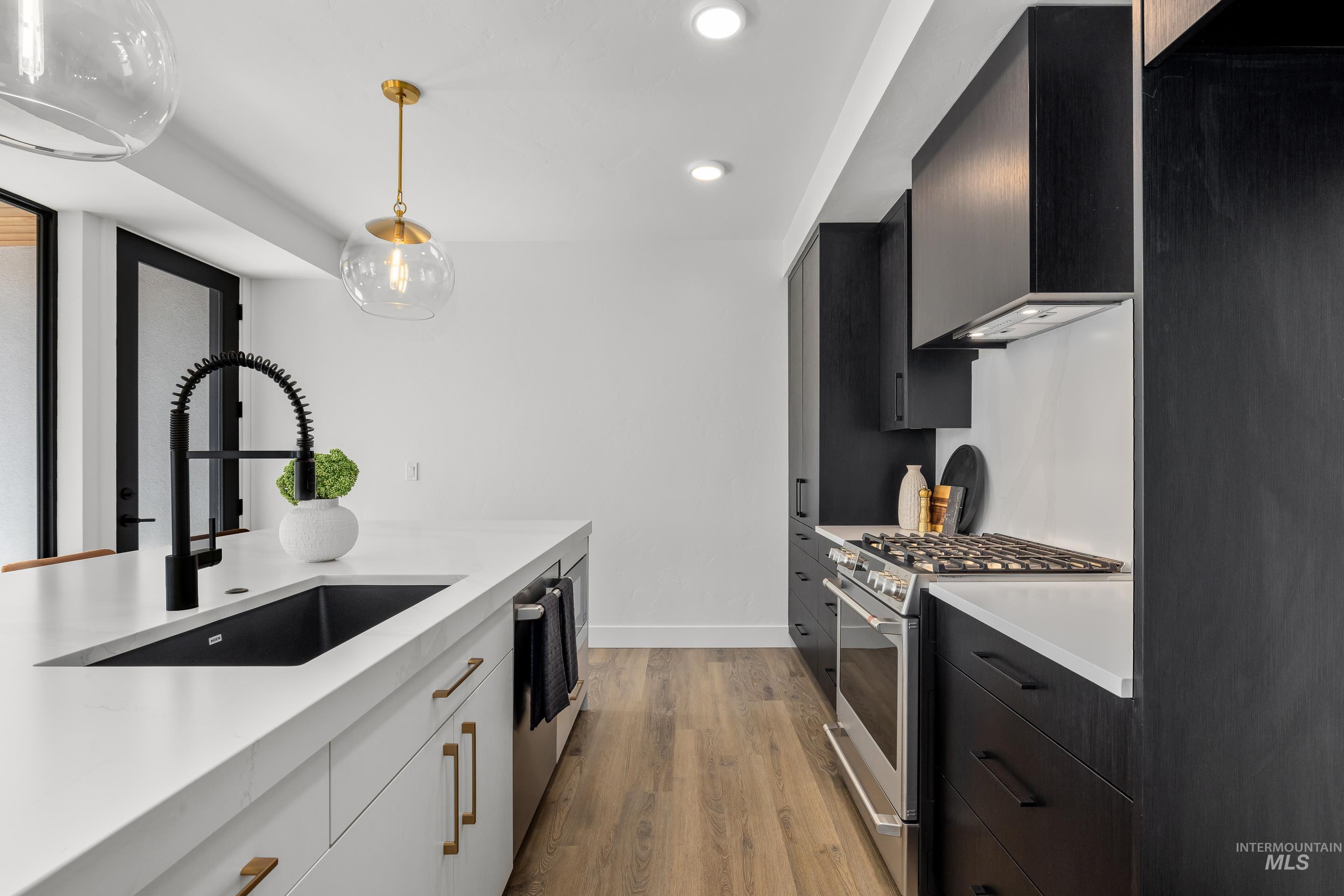 1620 W Bannock St, Boise, Idaho 83702, 2 Bedrooms, 2 Bathrooms, Residential For Sale, Price $614,900,MLS 98970988