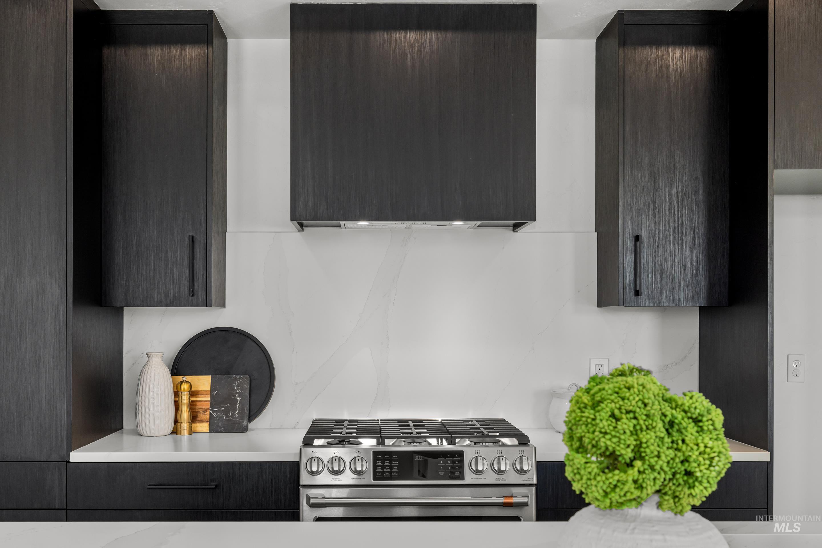 1620 W Bannock St, Boise, Idaho 83702, 2 Bedrooms, 2 Bathrooms, Residential For Sale, Price $614,900,MLS 98970988