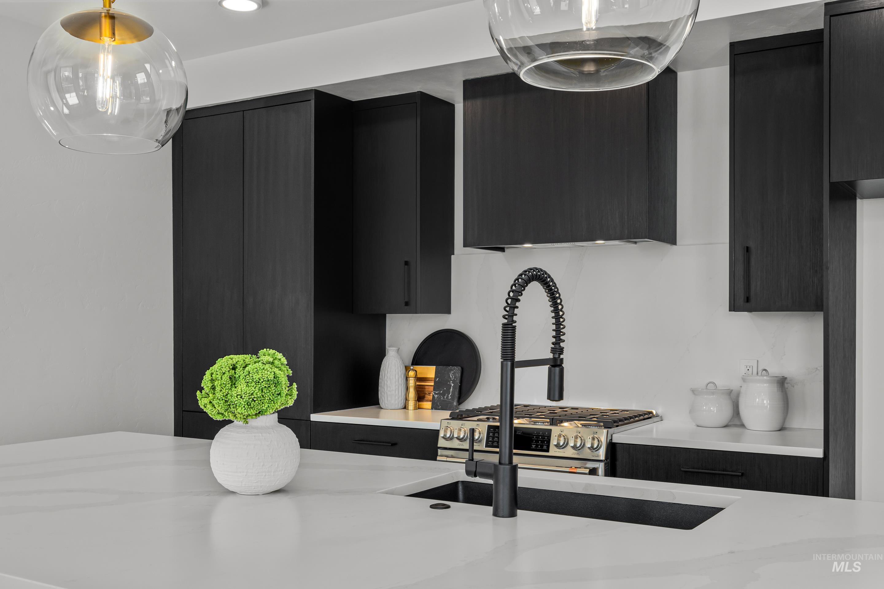 1620 W Bannock St, Boise, Idaho 83702, 2 Bedrooms, 2 Bathrooms, Residential For Sale, Price $614,900,MLS 98970988