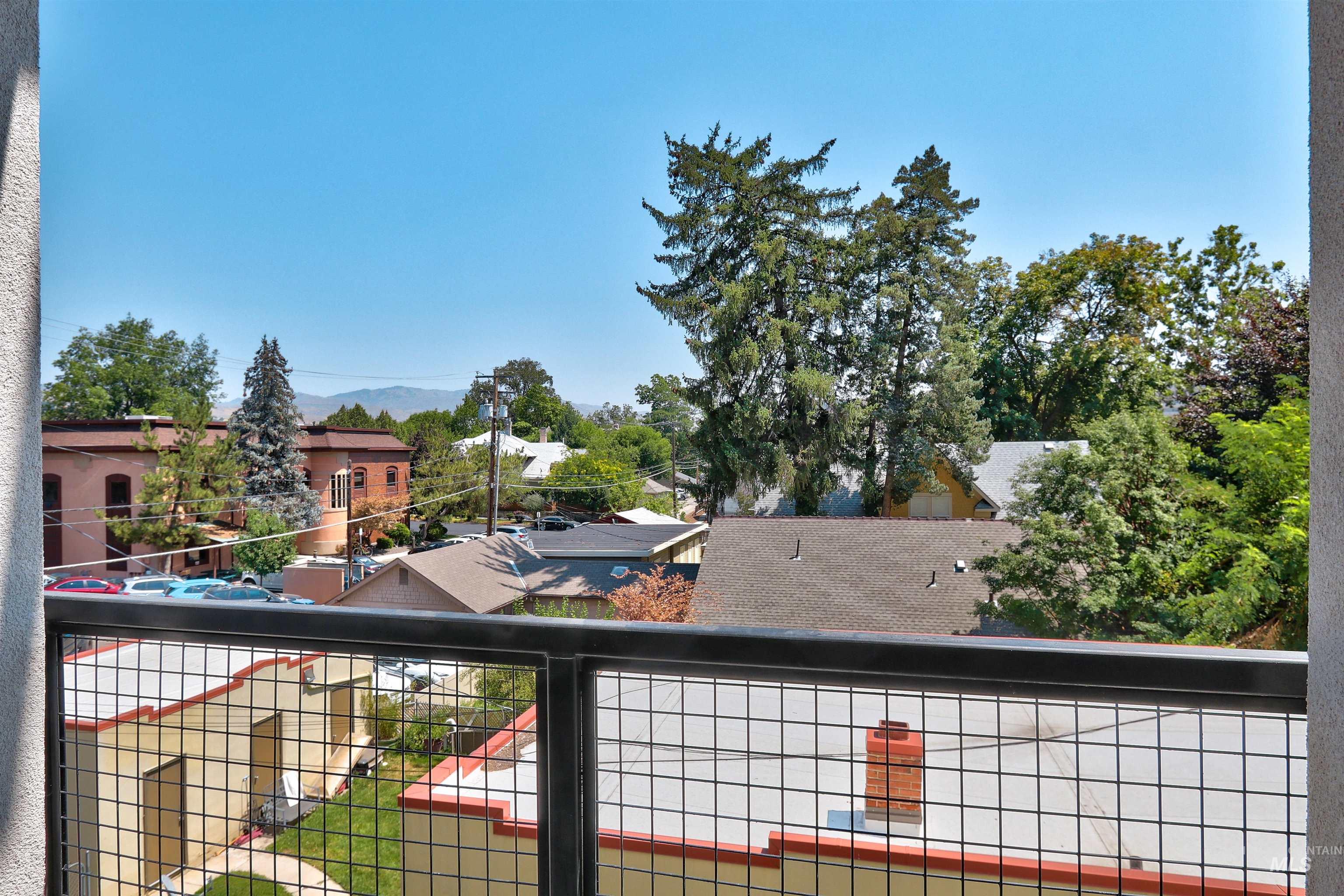 1620 W Bannock St, Boise, Idaho 83702, 2 Bedrooms, 2 Bathrooms, Residential For Sale, Price $614,900,MLS 98970988