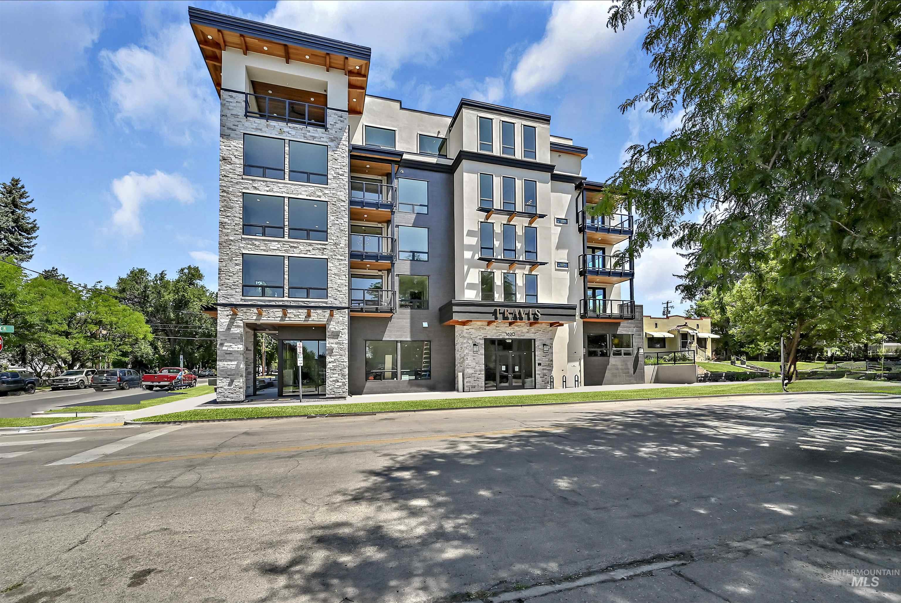 1620 W Bannock St, Boise, Idaho 83702, 2 Bedrooms, 2 Bathrooms, Residential For Sale, Price $614,900,MLS 98970988