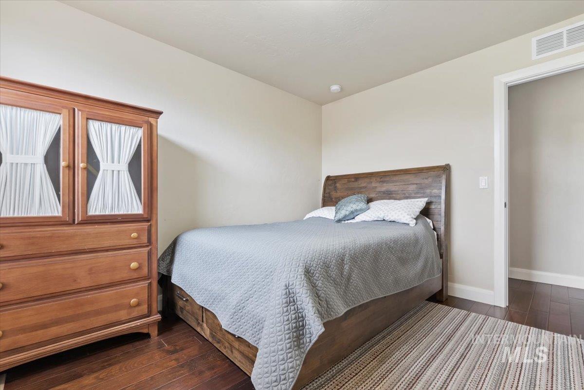 4680 N Maplestone Ave, Meridian, Idaho 83646-4928, 4 Bedrooms, 2.5 Bathrooms, Residential For Sale, Price $549,900, 98970989