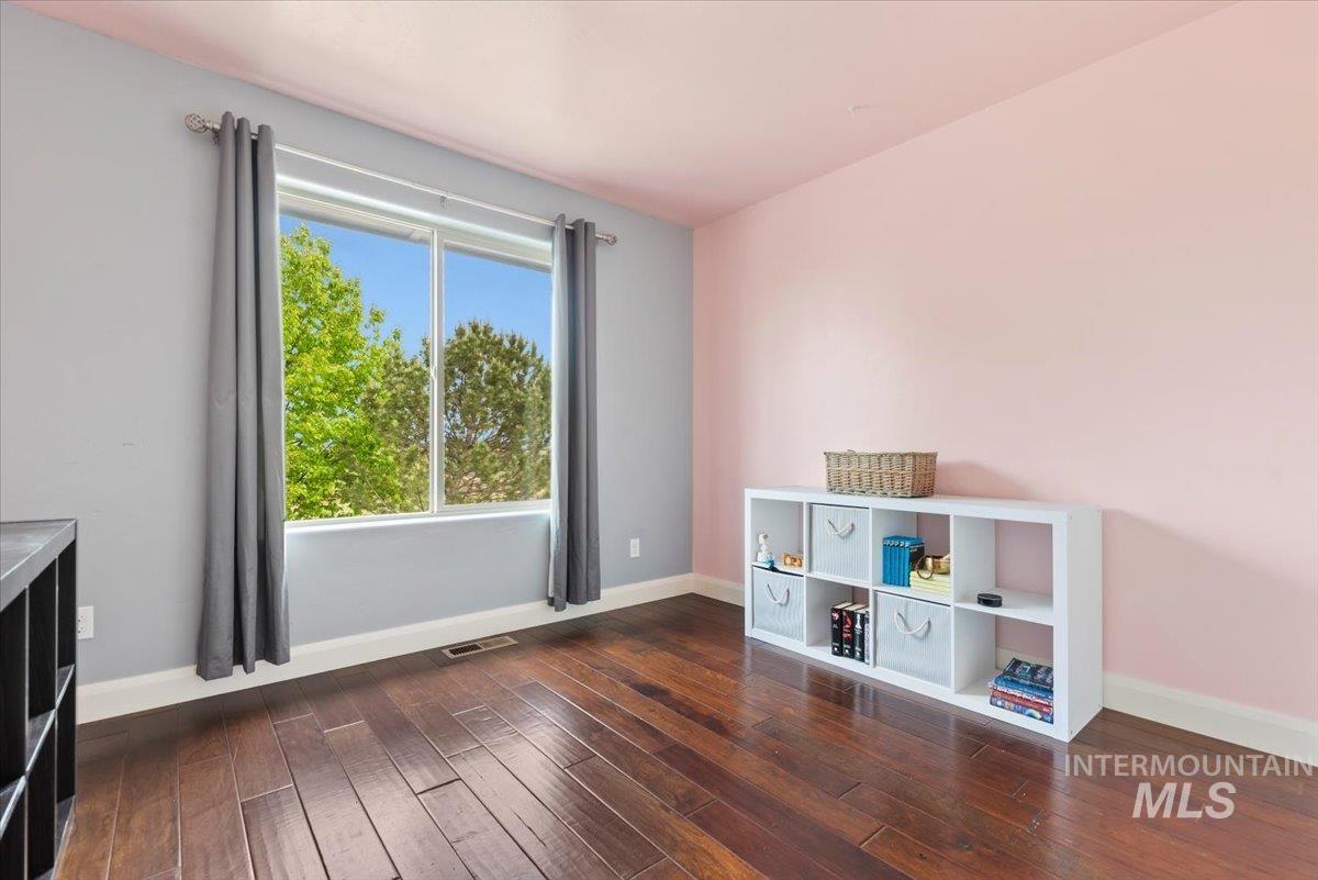 4680 N Maplestone Ave, Meridian, Idaho 83646-4928, 4 Bedrooms, 2.5 Bathrooms, Residential For Sale, Price $549,900, 98970989