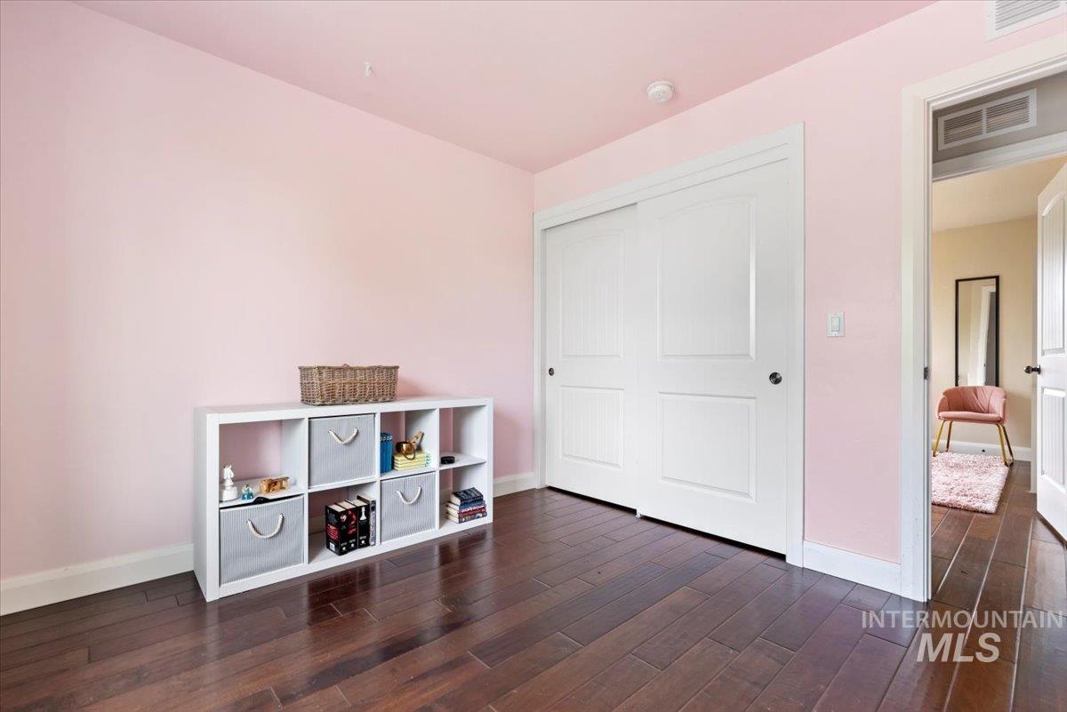 4680 N Maplestone Ave, Meridian, Idaho 83646-4928, 4 Bedrooms, 2.5 Bathrooms, Residential For Sale, Price $549,900, 98970989