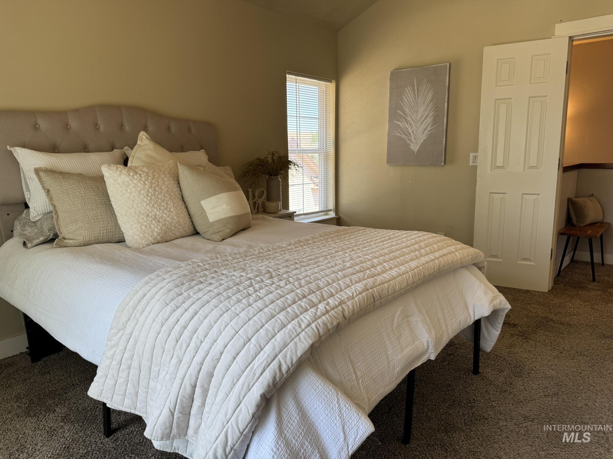 140 W Valley Road, Hagerman, Idaho 83332, 5 Bedrooms, 2.5 Bathrooms, Residential For Sale, Price $400,000, 98970991