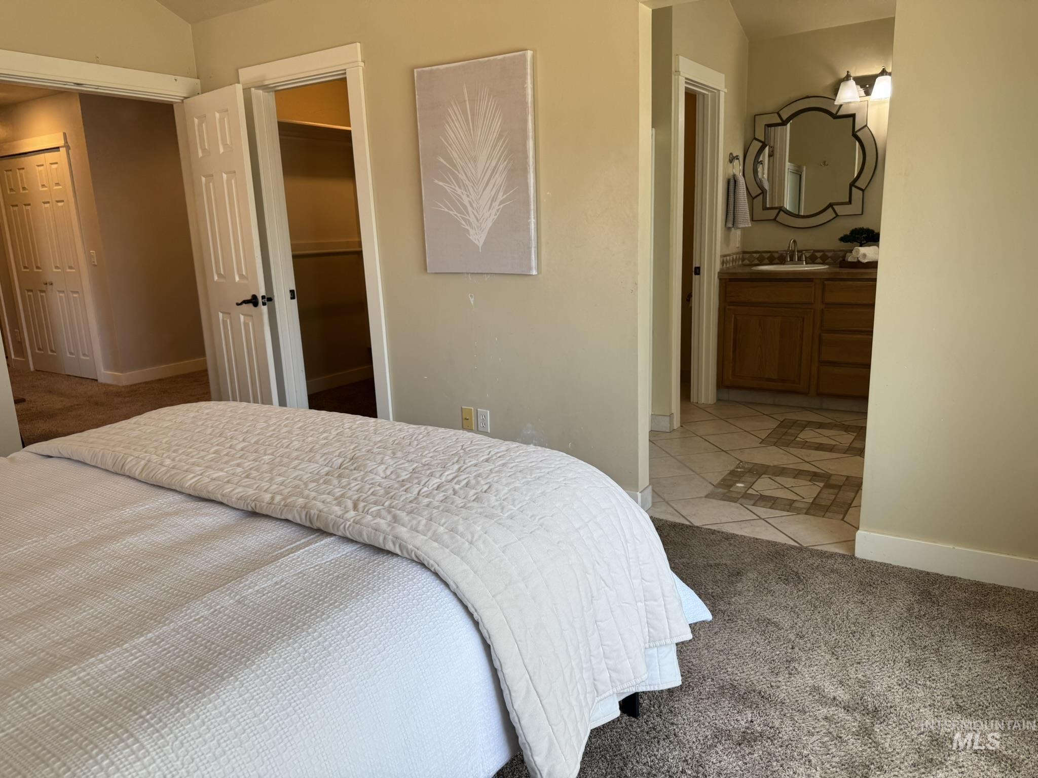 140 W Valley Road, Hagerman, Idaho 83332, 5 Bedrooms, 2.5 Bathrooms, Residential For Sale, Price $400,000, 98970991