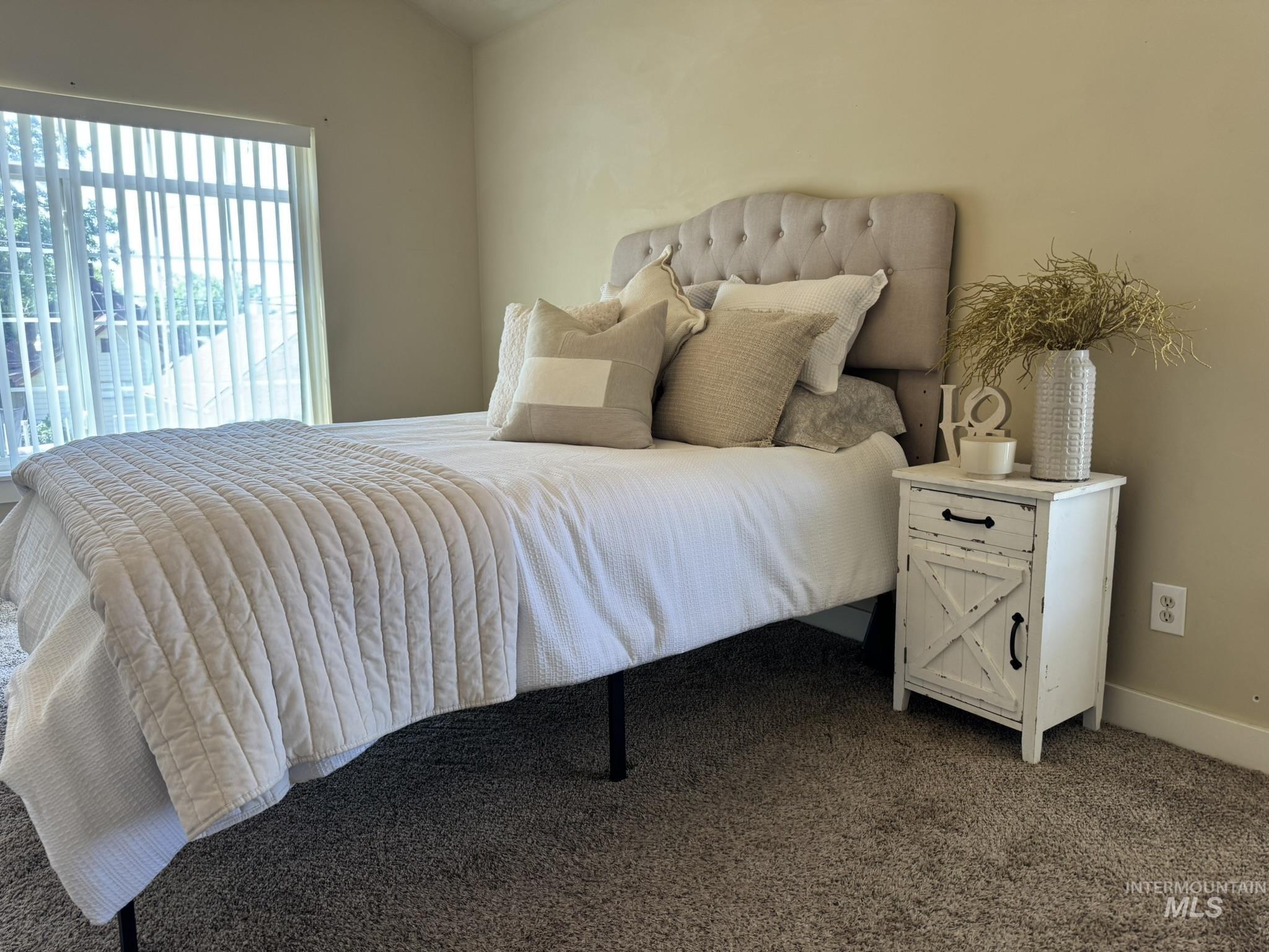 140 W Valley Road, Hagerman, Idaho 83332, 5 Bedrooms, 2.5 Bathrooms, Residential For Sale, Price $400,000, 98970991