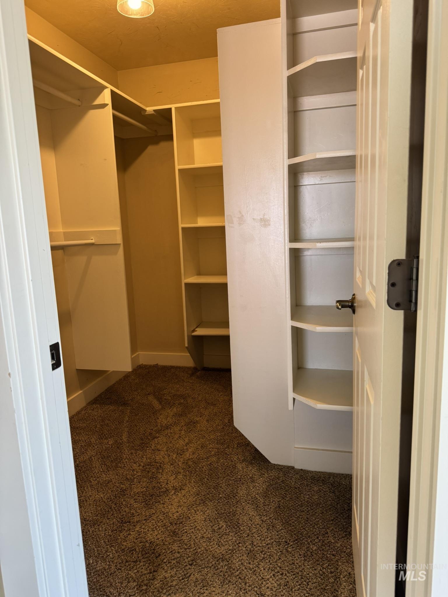 140 W Valley Road, Hagerman, Idaho 83332, 5 Bedrooms, 2.5 Bathrooms, Residential For Sale, Price $400,000, 98970991