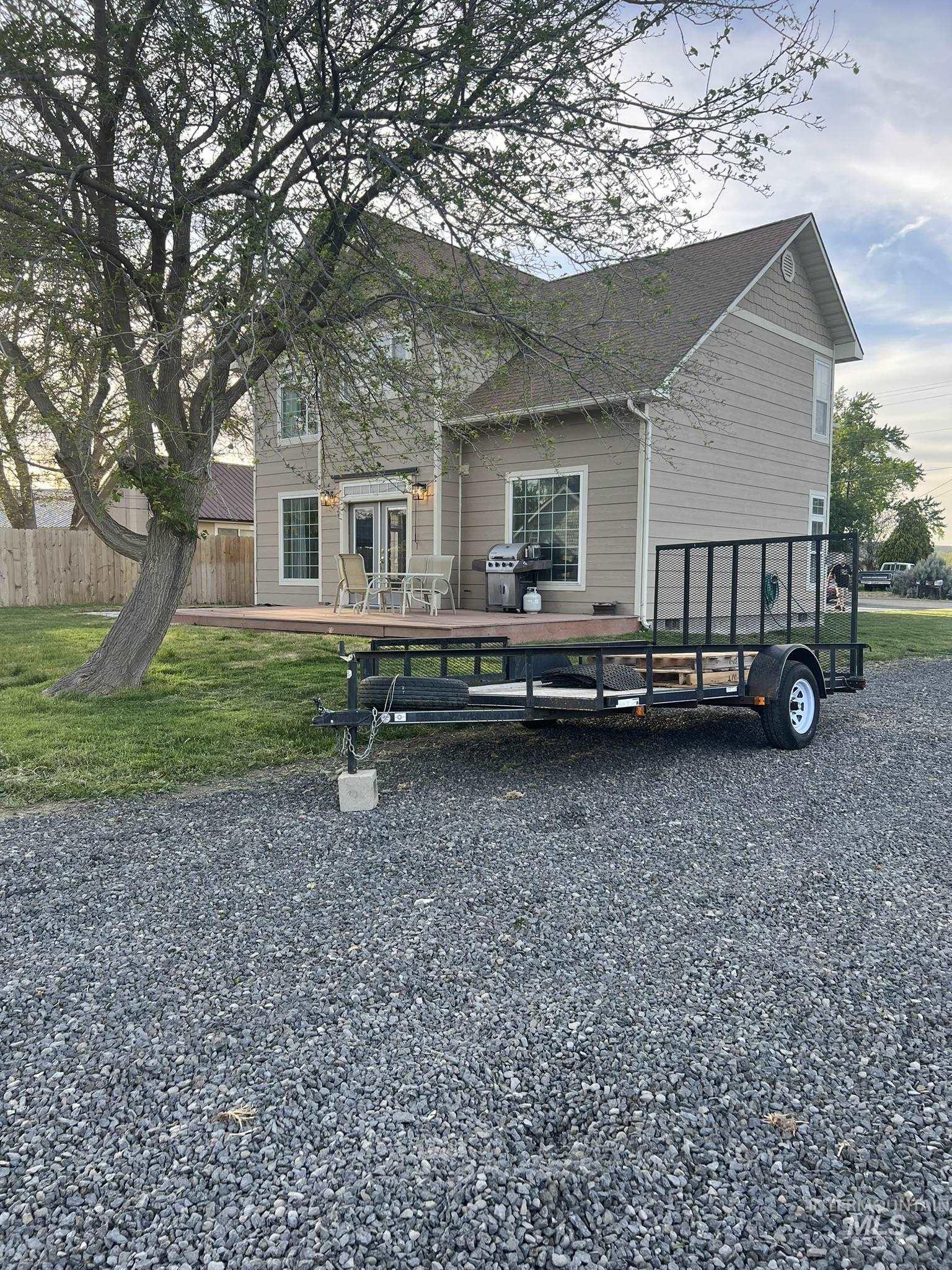 140 W Valley Road, Hagerman, Idaho 83332, 5 Bedrooms, 2.5 Bathrooms, Residential For Sale, Price $400,000, 98970991